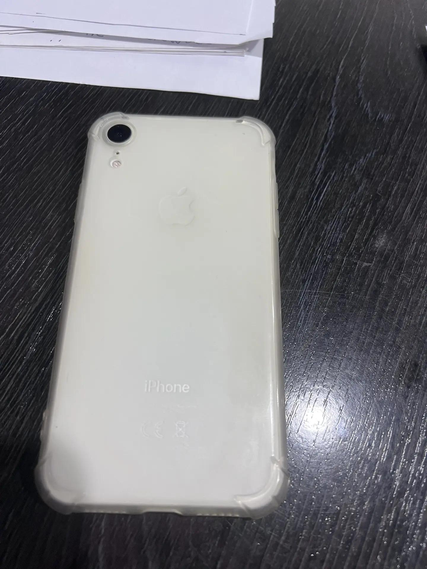 мобильный телефон марки "IPhone XR" 1 Штука (шт)