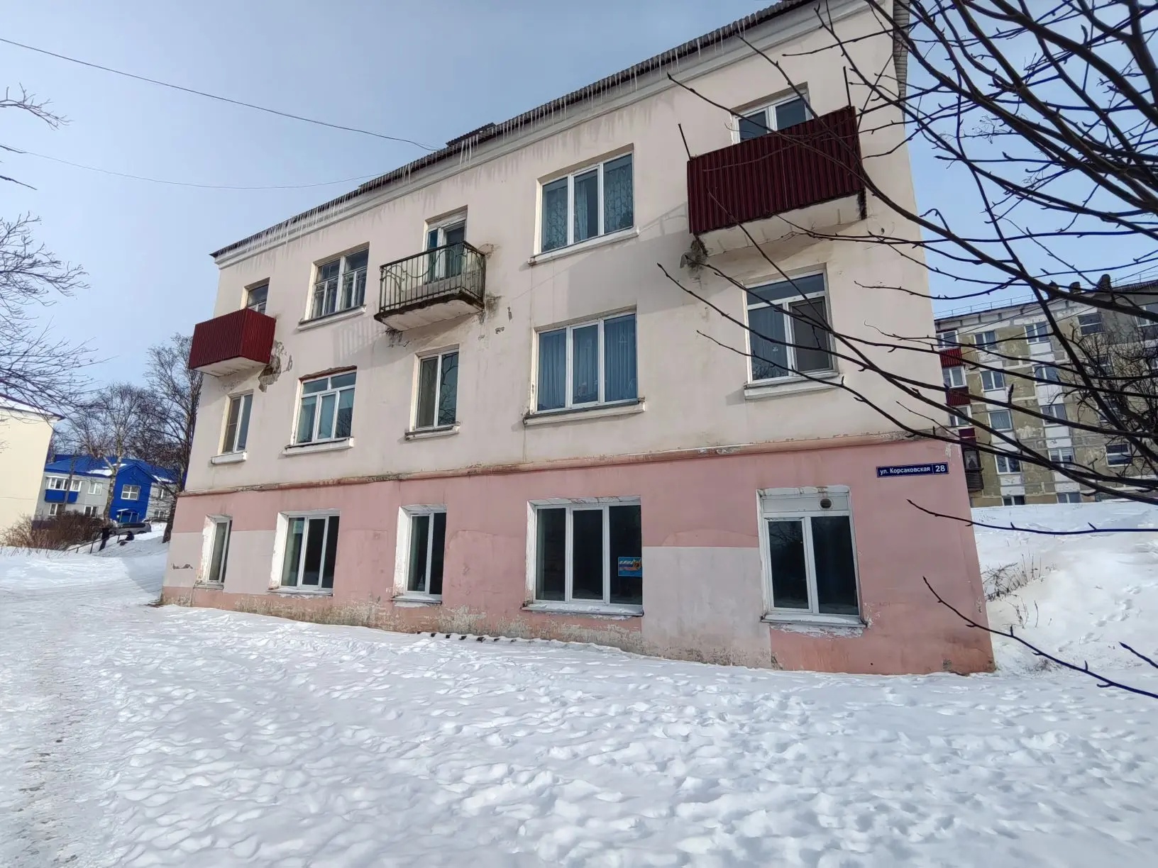 Право заключения договора аренды нежилого помещения, общей площадью 102,7 кв. м., этаж подвал, расположенного по адресу: Сахалинская область, г. Корсаков, ул. Корсаковская, д. 28