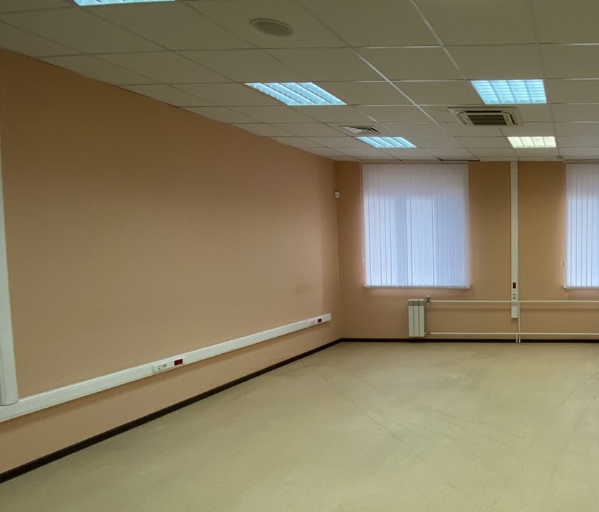 Нежилое помещение площадью 32,0 кв.м (в нежилом здании  офисно-лабораторного комплекса (здание научно-исследовательской лаборатории поз. № 2.4) с инженерно-техническим обеспечением, с кадастровым номером 63:09:0102161:712, 3 этаж: часть комнаты № 33) по адресу: Российская Федерация, Самарская область, городской округ Тольятти, г.Тольятти, Автозаводский район, Южное шоссе, д.163-а.