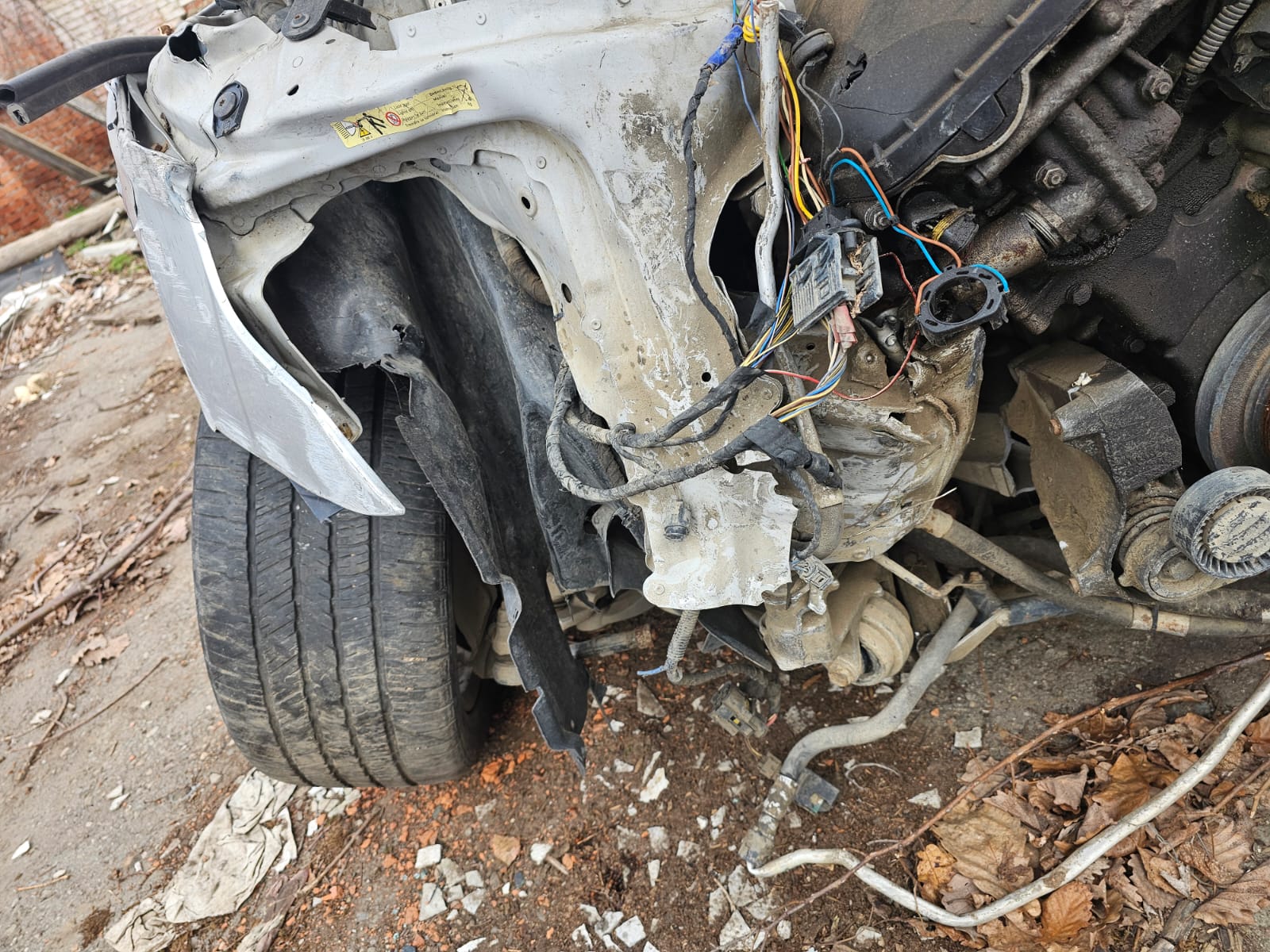 Автомобиль БМВ, г/н А272ЕН193, цвет серый металлик, VIN (WBANA51080B037281). Документы и ключи отсутствуют.