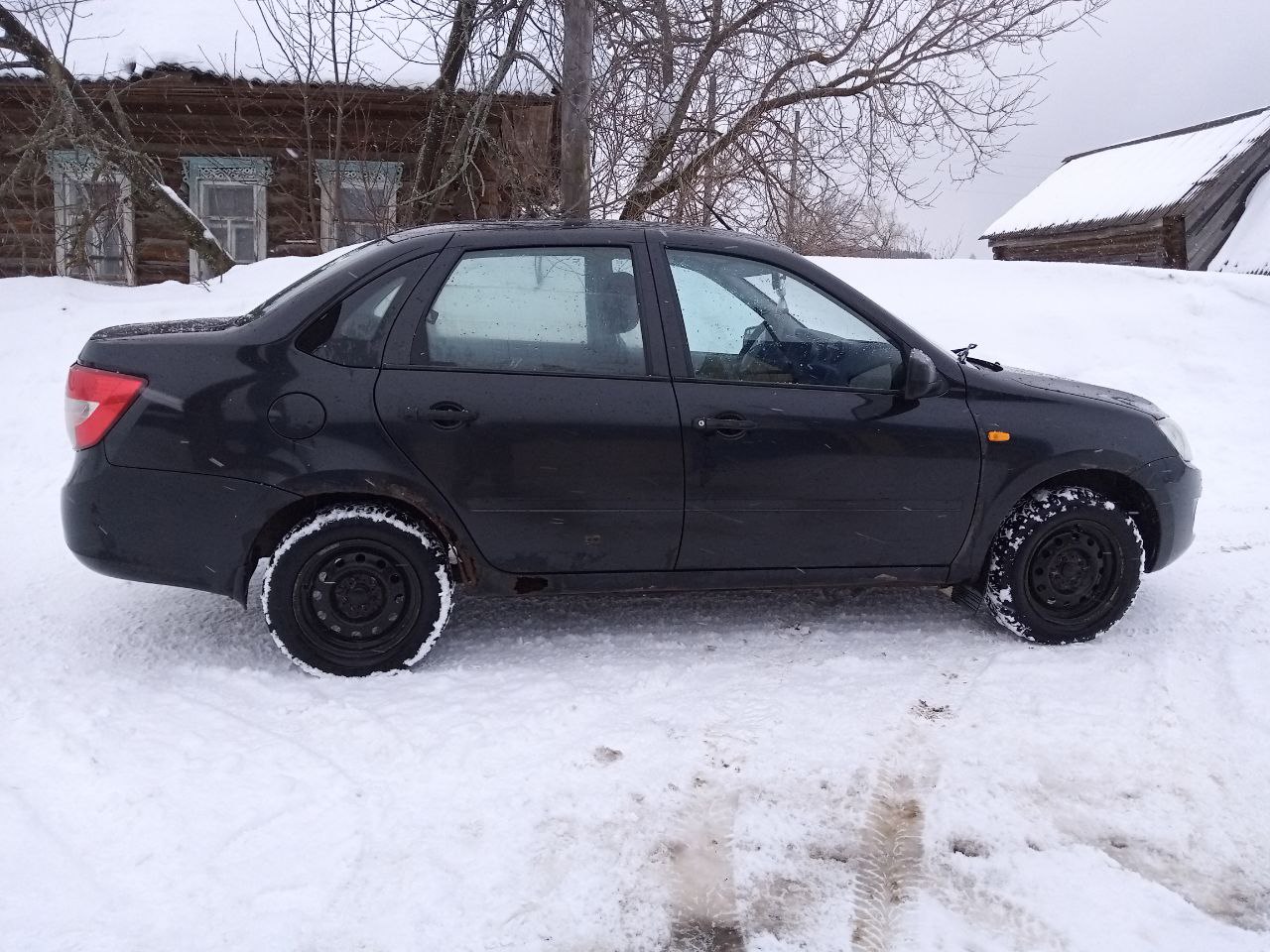 Автомобиль легковой LADA GRANTA 219010, VIN XTA219010E0227980, модель, № двигателя: 11186. 6098673, категория ТС: В, шасси (рама): отсутствует, кузов (кабина, прицеп) № XTA219010E0227980, Цвет кузова: черный, мощность двигателя, л.с. (кВт): 87,0 л.с., (64,0 кВт), рабочий объем двигателя, куб.см.: 1596, разрешенная максимальная масса, кг.: 1560, масса без нагрузки, кг.: 1160, 2013 года выпуска