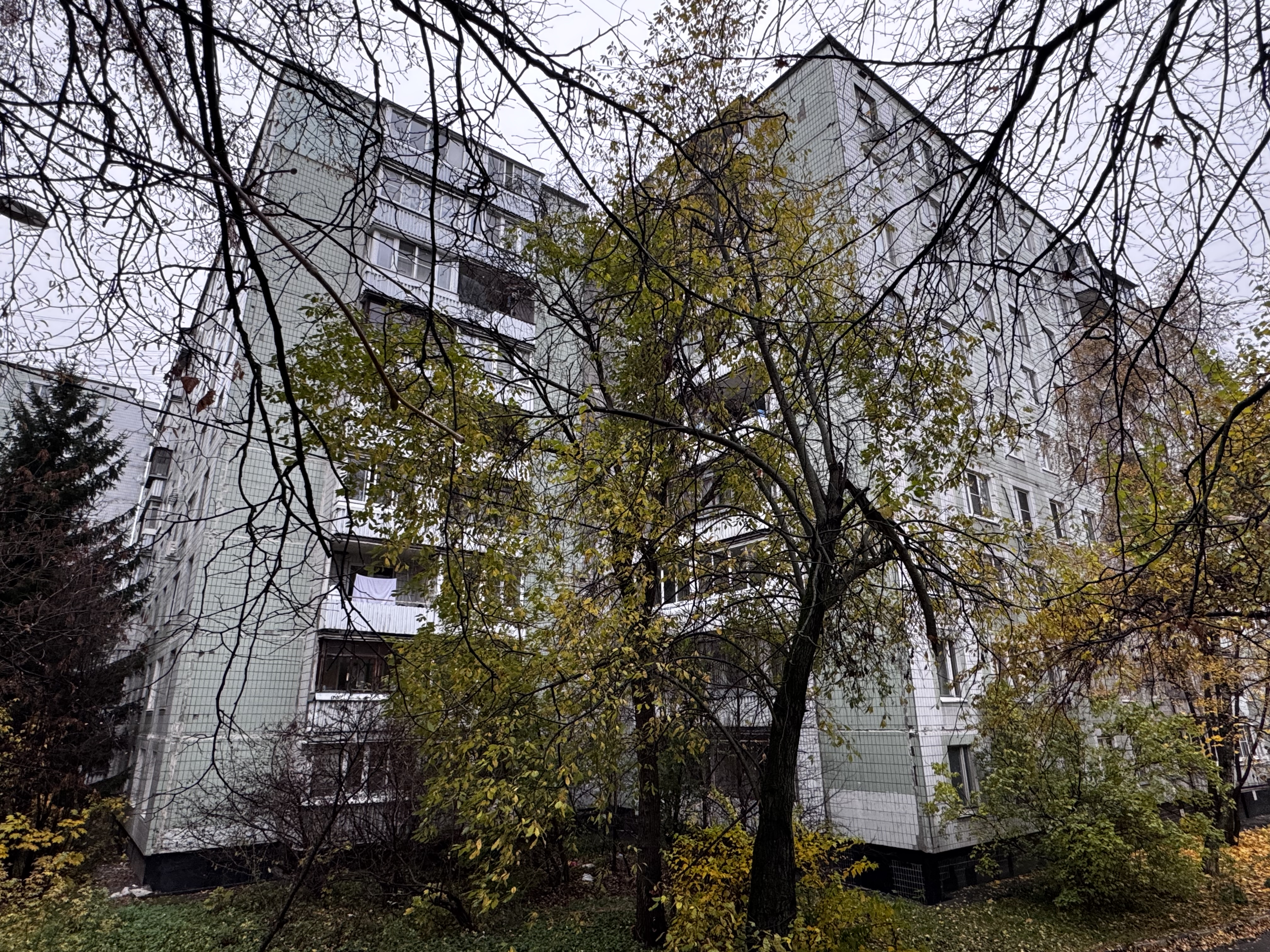 Продажа имущества, находящегося в собственности города Москвы: жилое помещение по адресу г. Москва, б-р Литовский, д. 11, к. 5, кв. 323, ком. 1, 2 жилой площадью 37,4 кв. м, кадастровый номер 77:06:0009006:7462