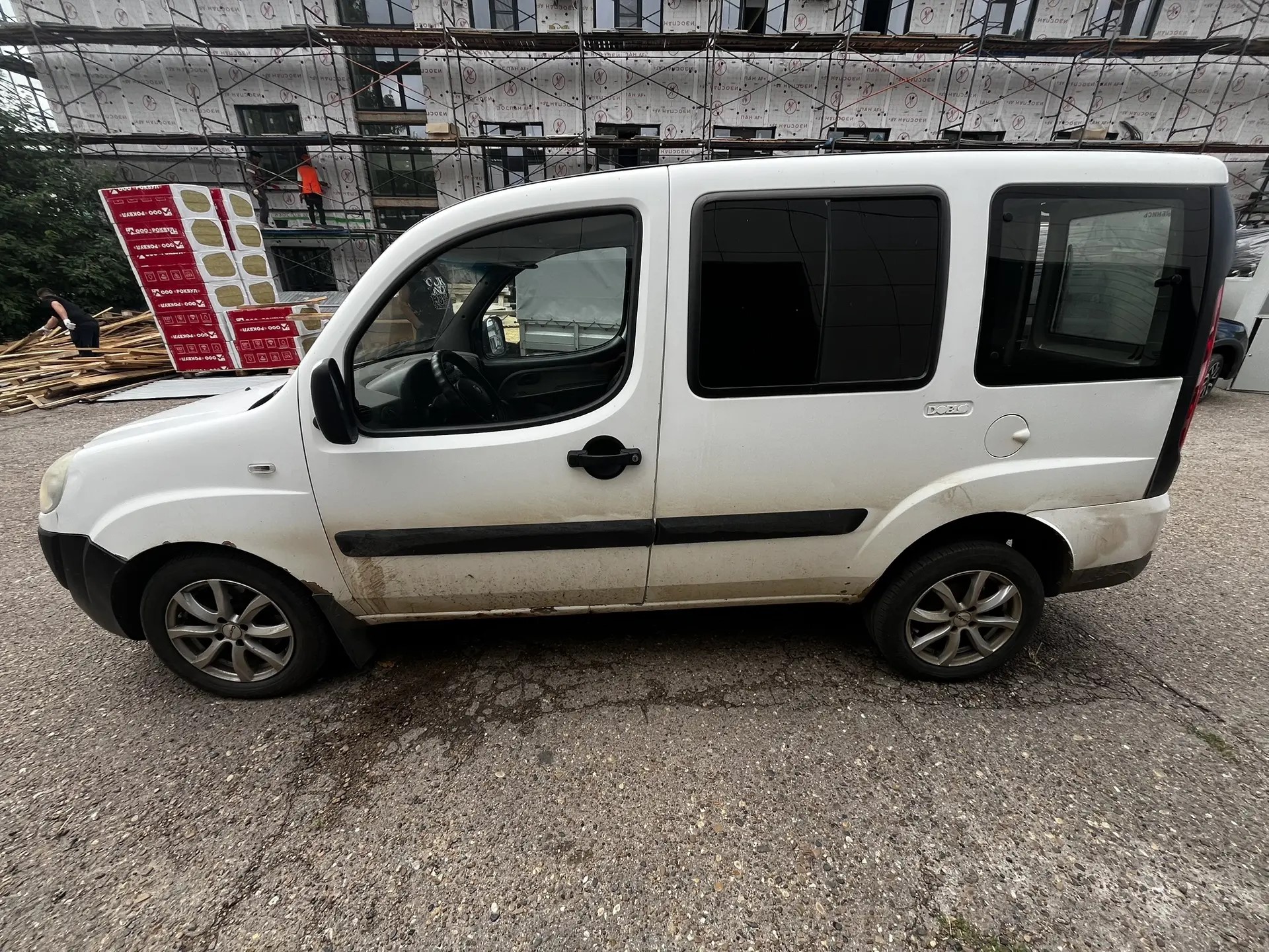 Автомобиль FIAT DOBLO, год выпуска 2010, VIN XU3223000AZ306505, цвет белый, пробег 266555 км