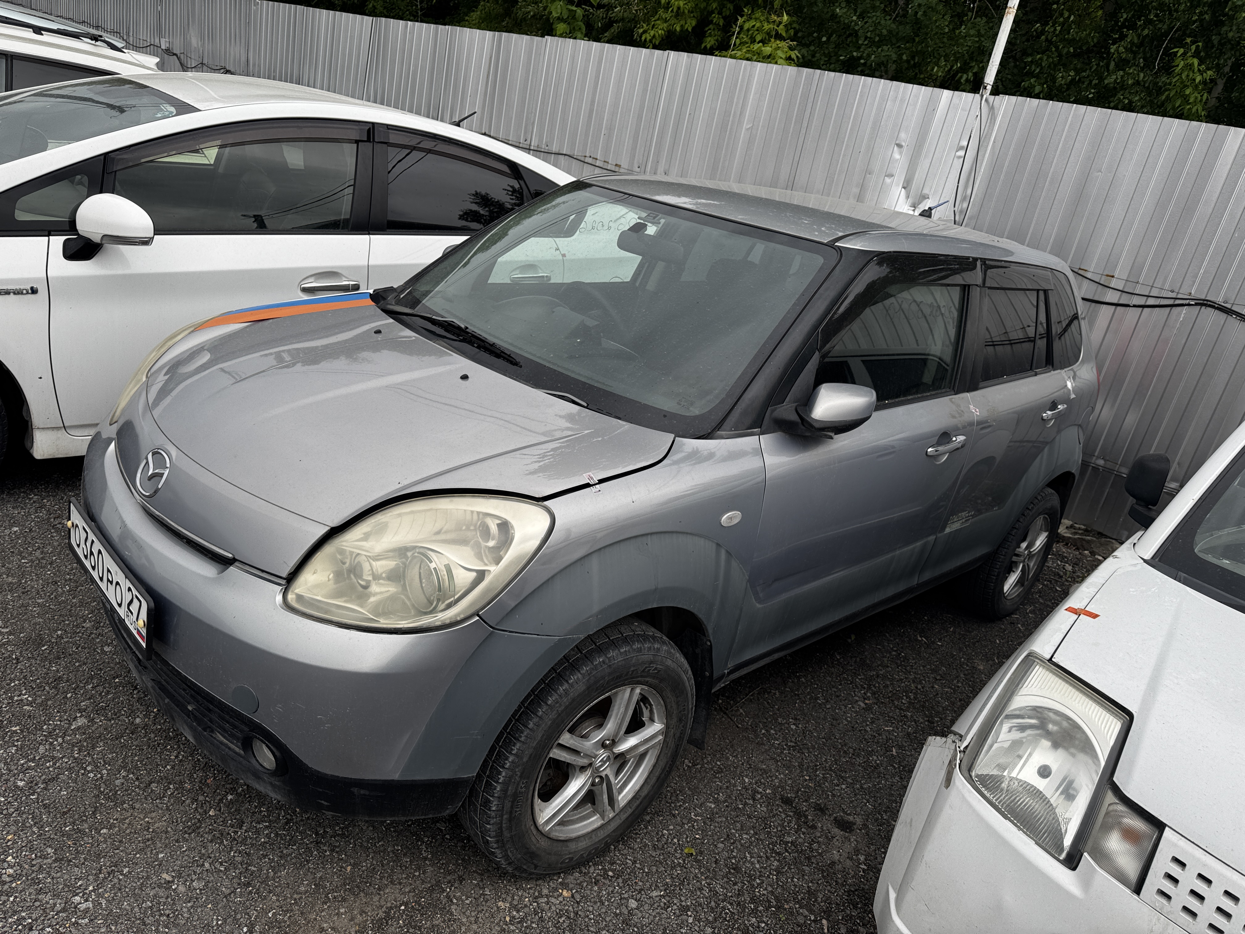 Автомобиль марки Mazda Verisa