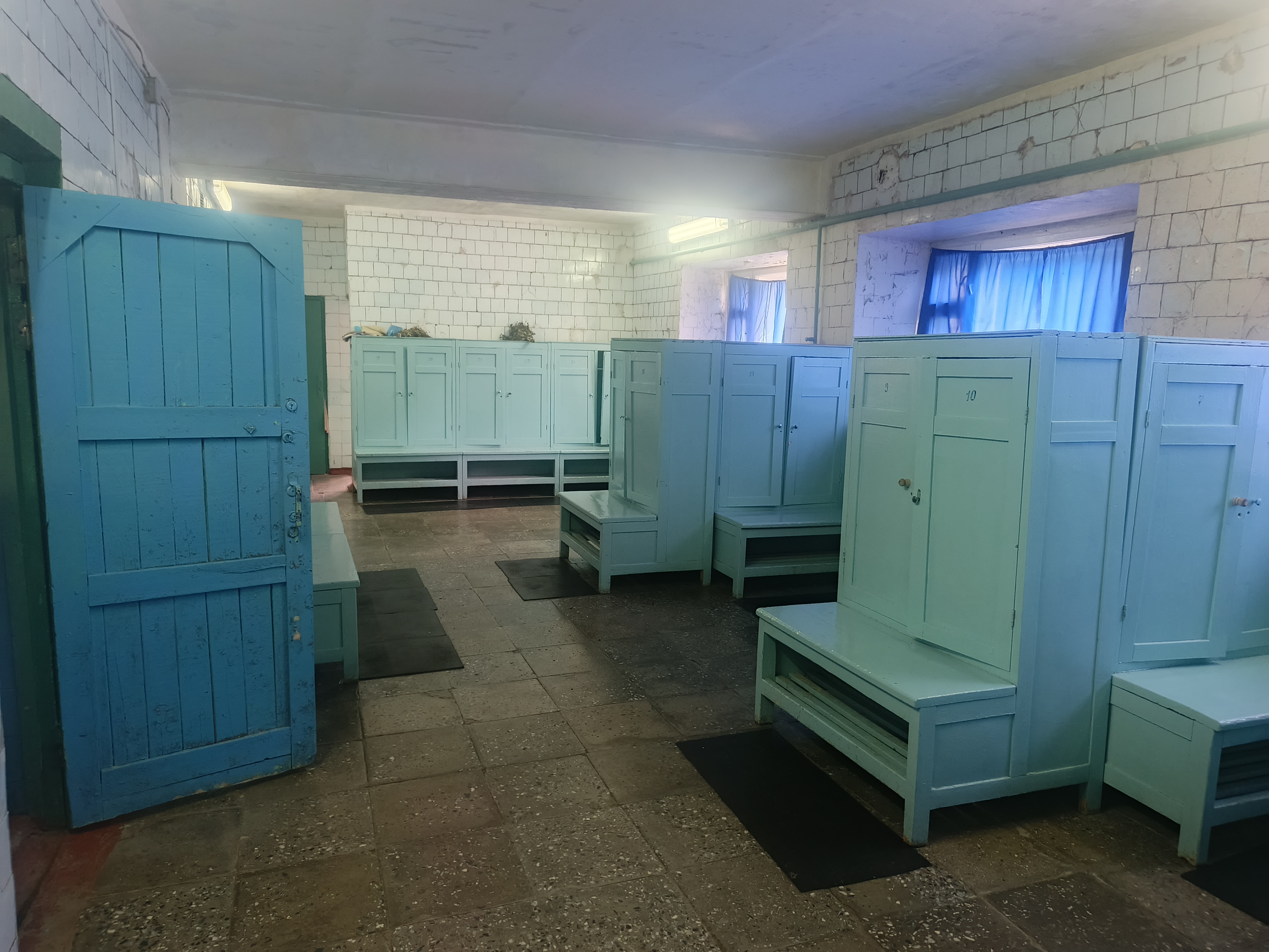 Помещение бани в здании, назначение: нежилое, наименование: баня, с кадастровым номером 67:18:2470201:109, площадь 605,8 кв. м, расположенное по адресу: Российская Федерация, Смоленская область, Смоленский муниципальный район, п. Авторемзавод, ул. Нижний поселок АРЗ, д. 3А. Срок договора аренды имущества 11 (Одиннадцать) месяцев.