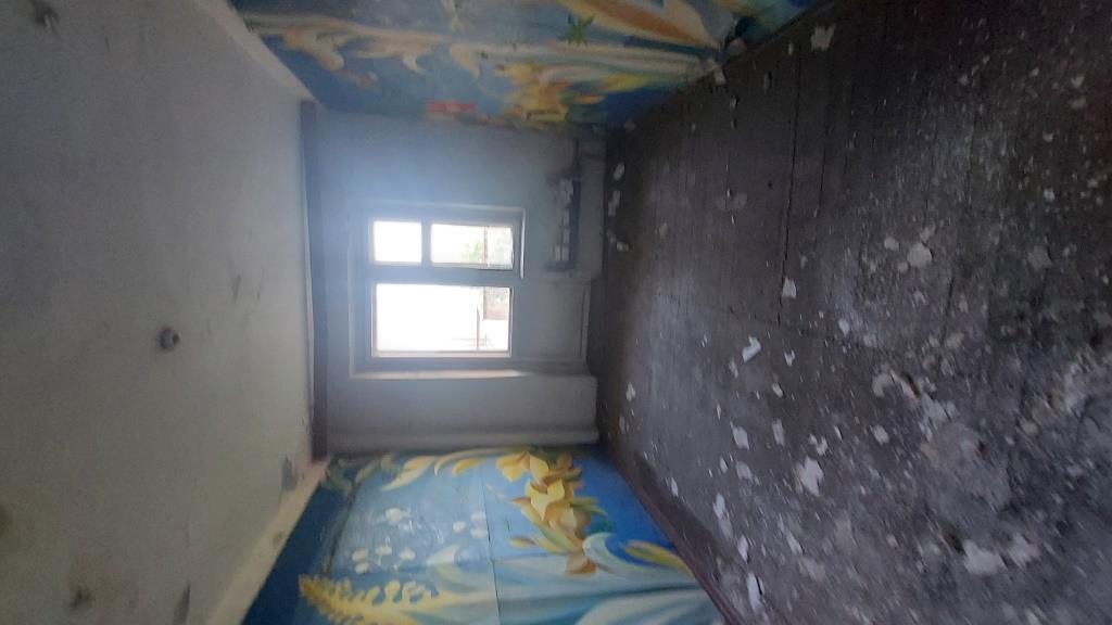 Недвижимое имущество, состоящее из:  Земельного участка с кадастровым номером 19:02:010801:86, площадью 9999,1 кв.м., расположенного по адресу: Республика Хакасия, г. Черногорск, р.п. Пригорск, с расположенными на нем  объектами недвижимого имущества: 1. Нежилое 3-х этажное здание, кадастровый номер 19:02:010801:1692, пл. 2800,6 кв.м., литера А, адрес: РХ, г. Черногорск, р.п. Пригорск, д. 1Б, Литера А; 2. Нежилое 1-е здание, кадастровый номер 19:02:010801:1696, пл. 40,6 кв.м., литера Б.