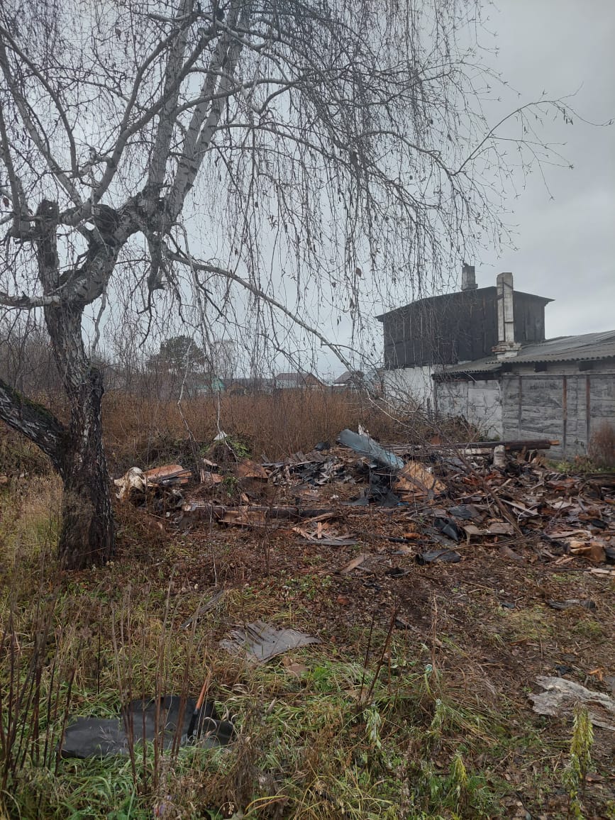 Земельный участок общей площадью 1500 кв.м, Кемеровская область, г. Кемерово, ул. 1-я Обская, д.37, Кадастровый номер: 42:24:0101045:371. Категория земель: земли населенных пунктов. Разрешенное использование: для индивидуального жилищного строительства.