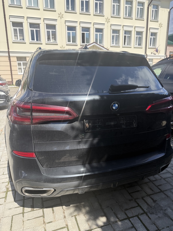 Автомобиль марки BMW X5 XDRIVE30D (002)
