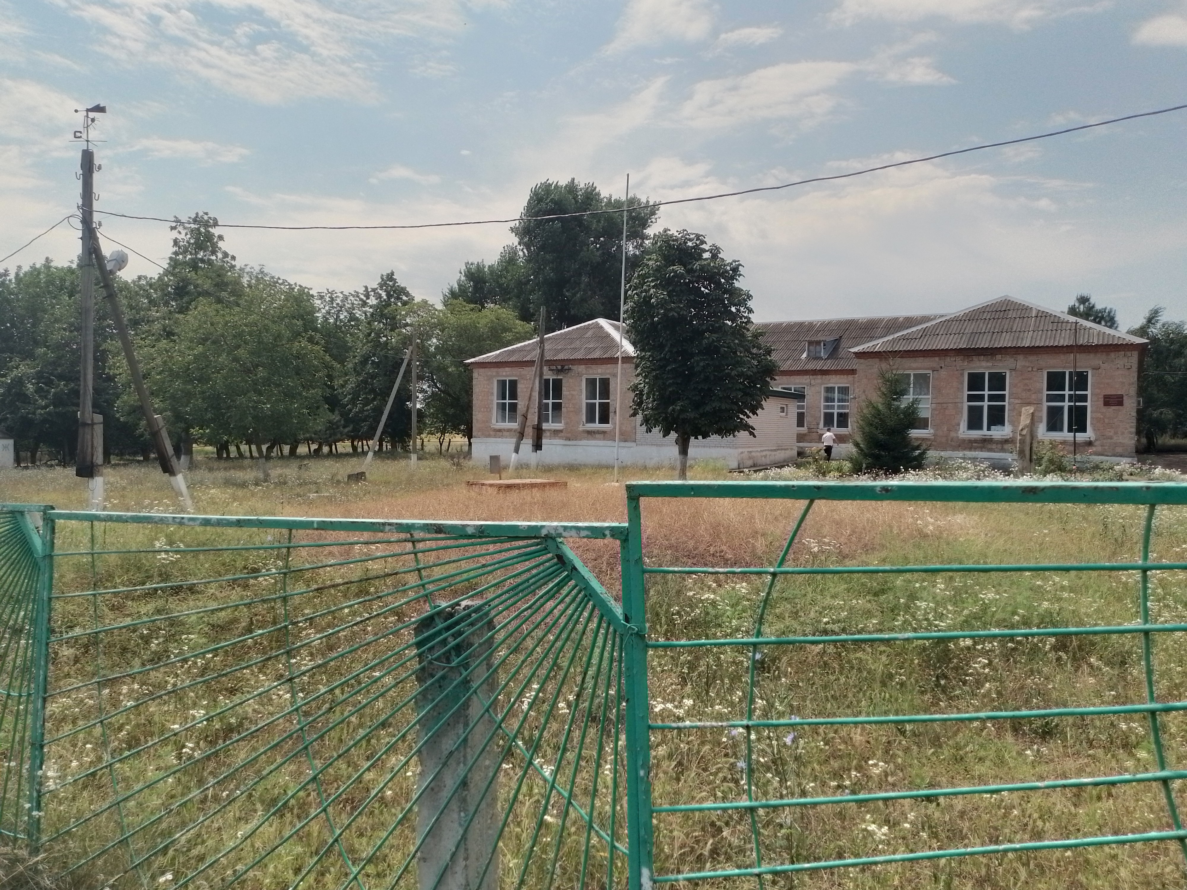 Здание, местоположение: Ставропольский край, м.о. Александровский, п. Дубовая Роща, ул. Новая, д. 1, кадастровый номер: 26:18:040413:19, назначение – нежилое, площадь: 490,3 кв.м. Здание, местоположение: Ставропольский край, м.о. Александровский, п. Дубовая Роща, ул. Новая, д. 1, кадастровый номер: 26:18:040413:18, назначение – нежилое, площадь: 129,9 кв.м. Здание, местоположение: Ставропольский край, м.о. Александровский, п. Дубовая Роща, ул. Новая, д.1, кадастровый номер: 26:18:040413:17,