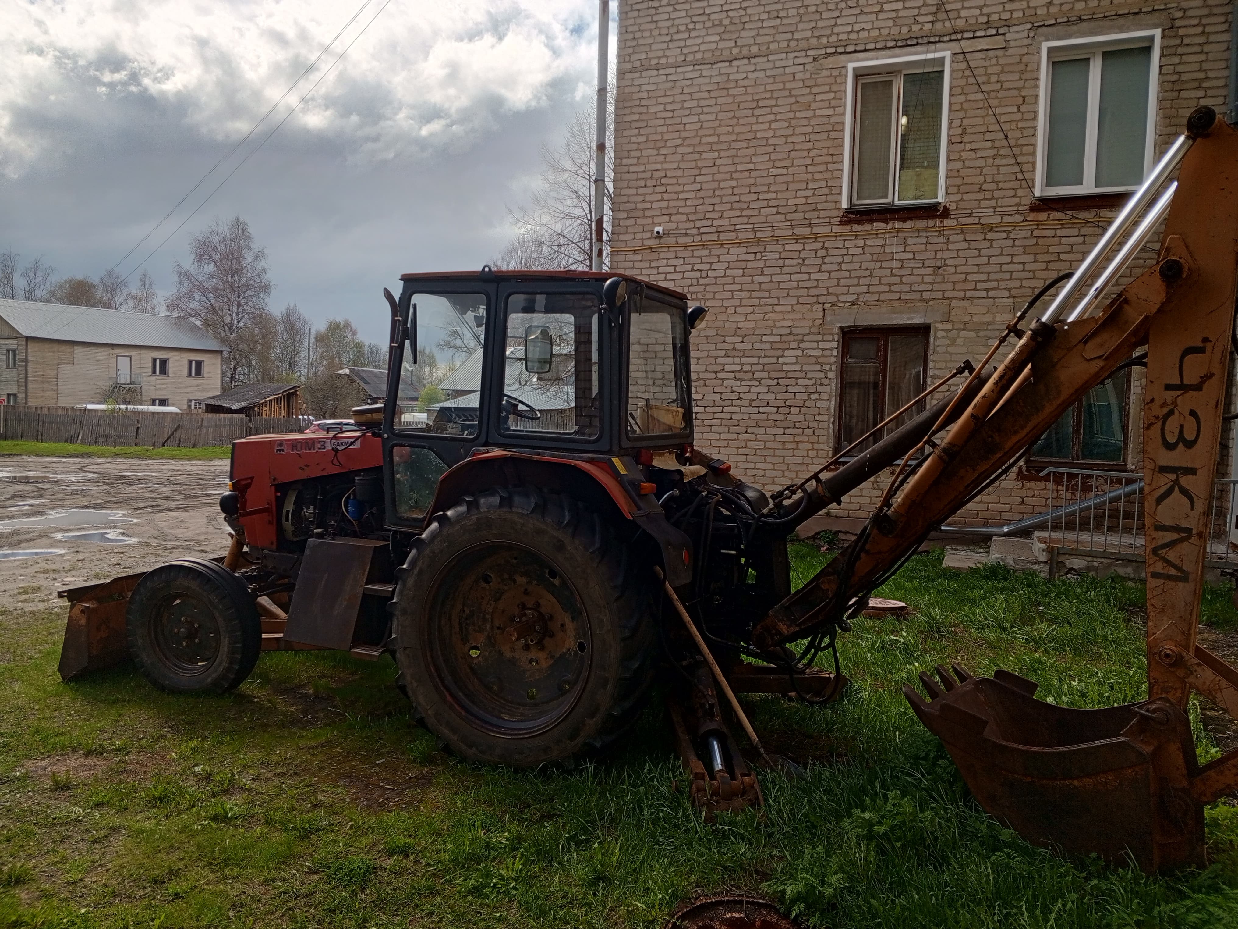 Экскаватор одноковшовый ЭО 2621, Мураши, К.Маркса, д. 28, заводской номер машины (рамы): 002132/843512, год выпуска – 2010, государственный регистрационный номер: 43 КТ 8797