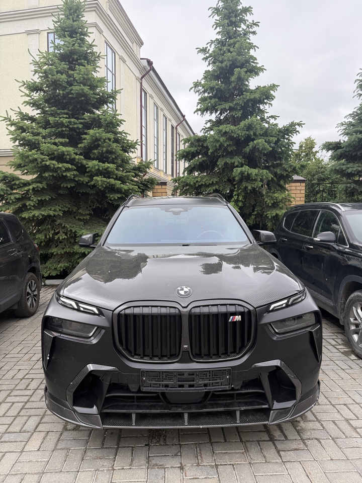 Автомобиль марки BMW X7 XDRIVE40I (727)
