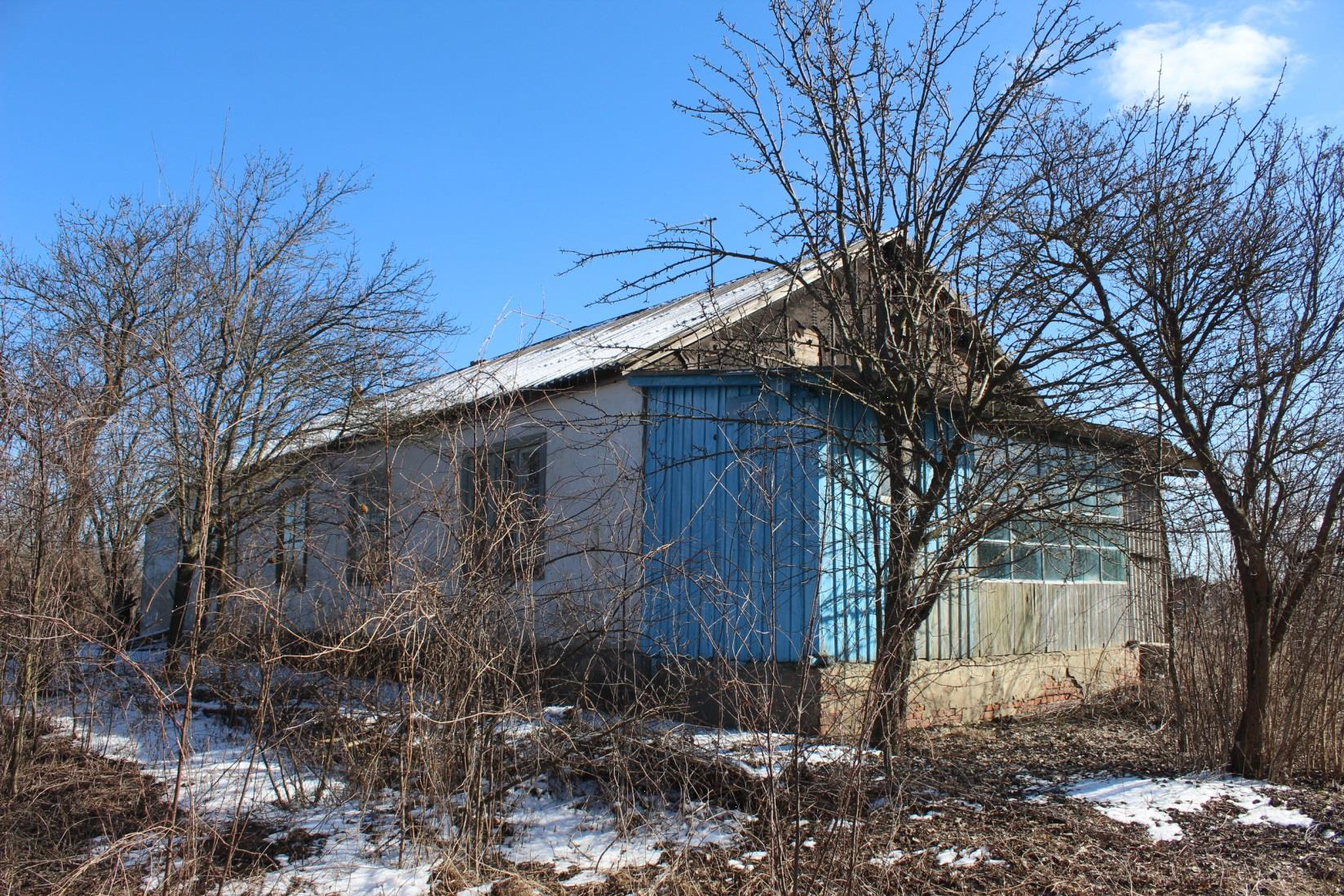 Право заключения договора купли-продажи имущества:вид объекта недвижимости: здание, наименование: данные отсутствуют, назначение: нежилое, площадь 46,2 кв. м, количество этажей: 1, в том числе подземных 0, кадастровый номер: 36:12:0500009:63, виды разрешенного использования: для общественно деловых целей