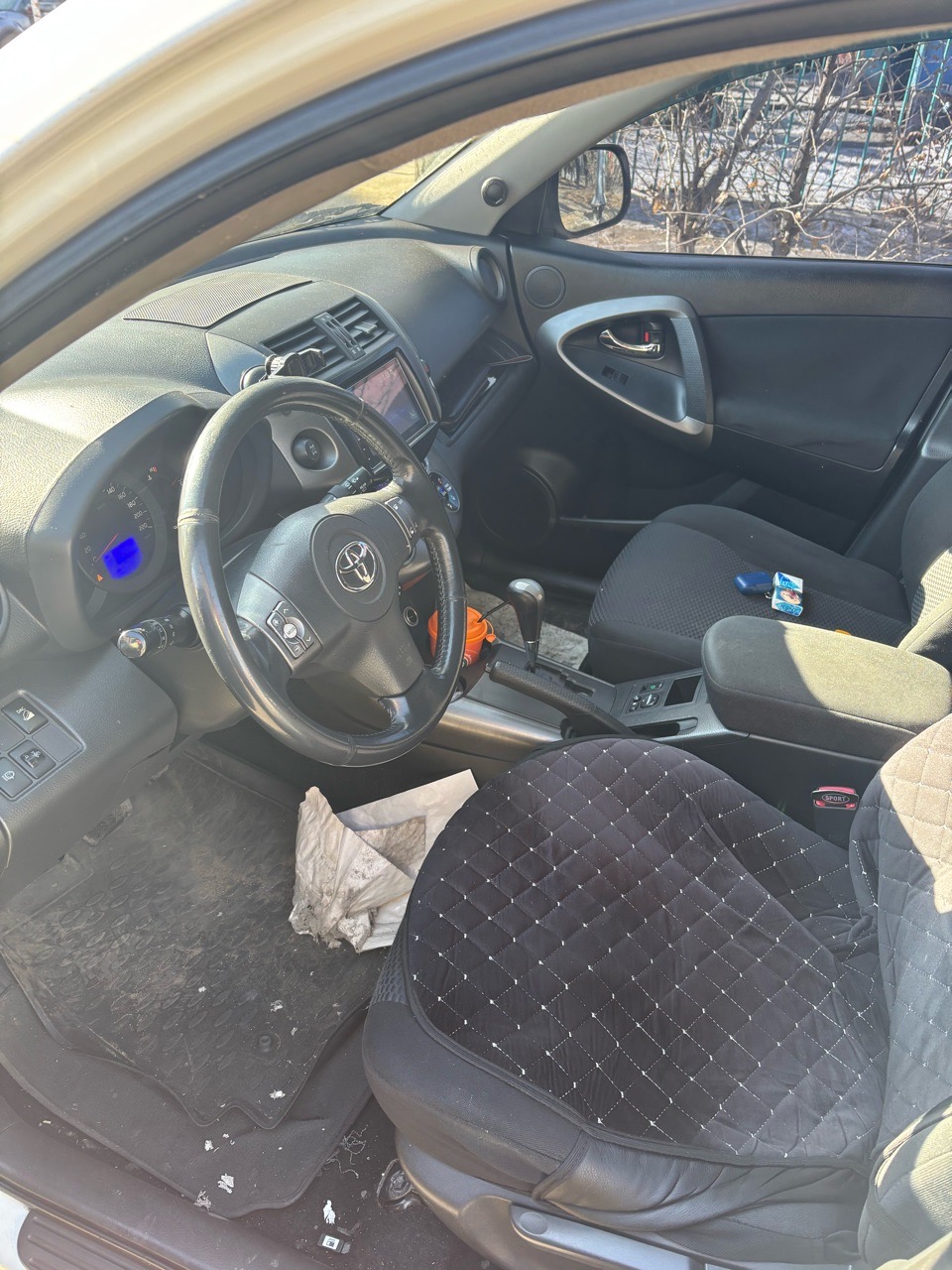 Легковой автомобиль марки ТОЙОТА RAV - 4, 2011 г.в., г/н М272ЕК75, VIN: JTMBD31V505279294, номер кузова (прицепа): JTMBD31V505279294, цвет белый