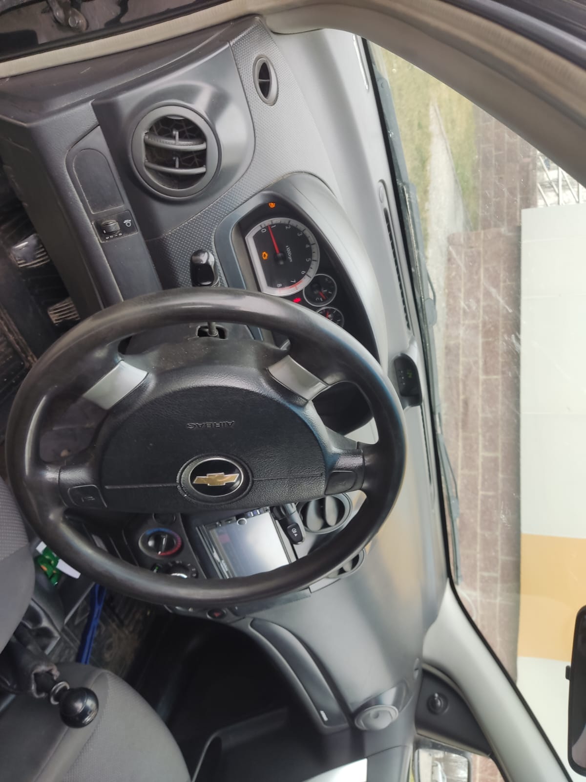 Транспортное средство – Chevrolet, klas (Aveo), дата выпуска 2010 г., идентификационный номер (VIN или PIN) XUUSF69WJA0017612, модель двигателя F14D4 057385KA, 086695, цвет черный, паспорт транспортного средства 39 HB 486900, (свидетельство о регистрации 74 TX 978054, дата выдачи 30.12.2010 г.),