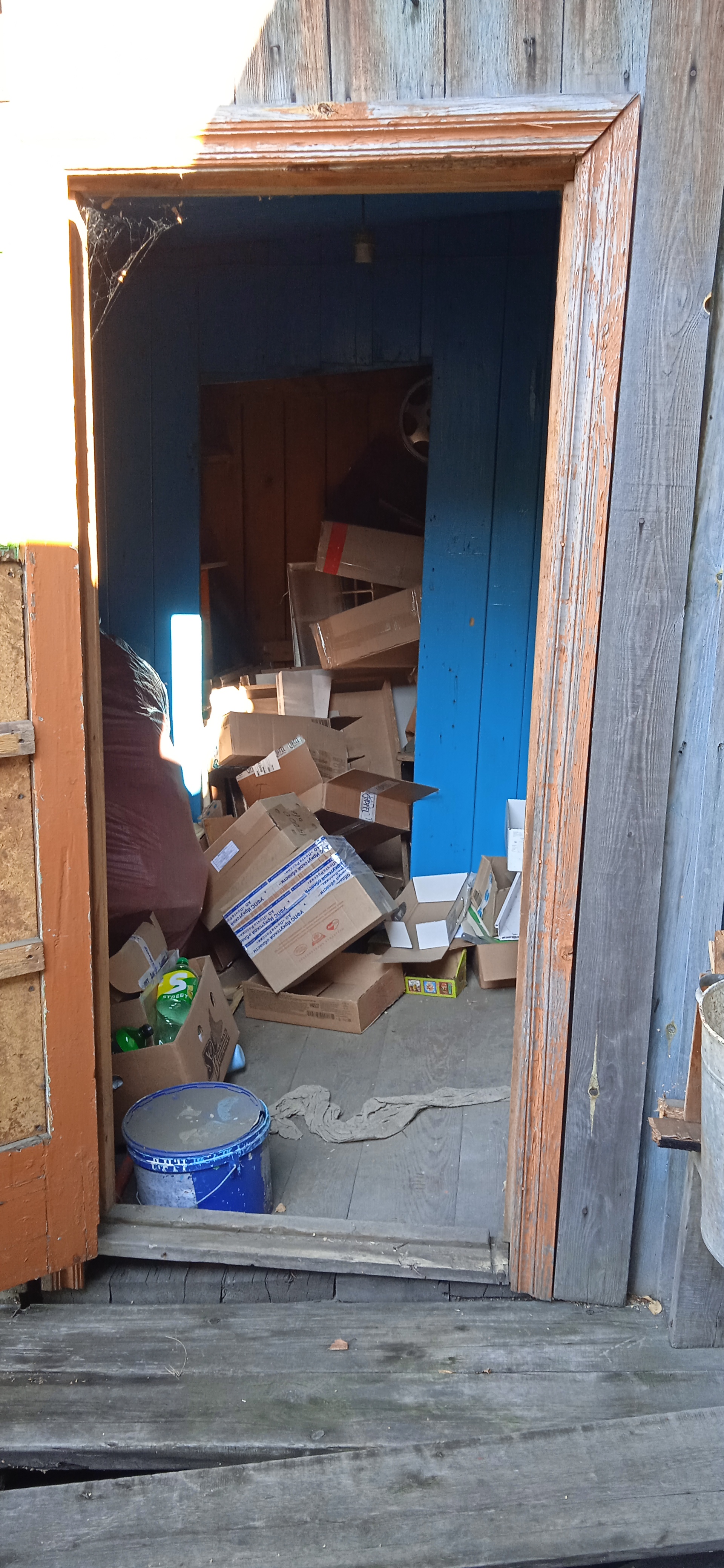 Помещение площадью 28,10 кв.м. адрес (местонахождение) объекта: 665006, Иркутская обл, Тайшет г, Коммунаров ул, дом № 128