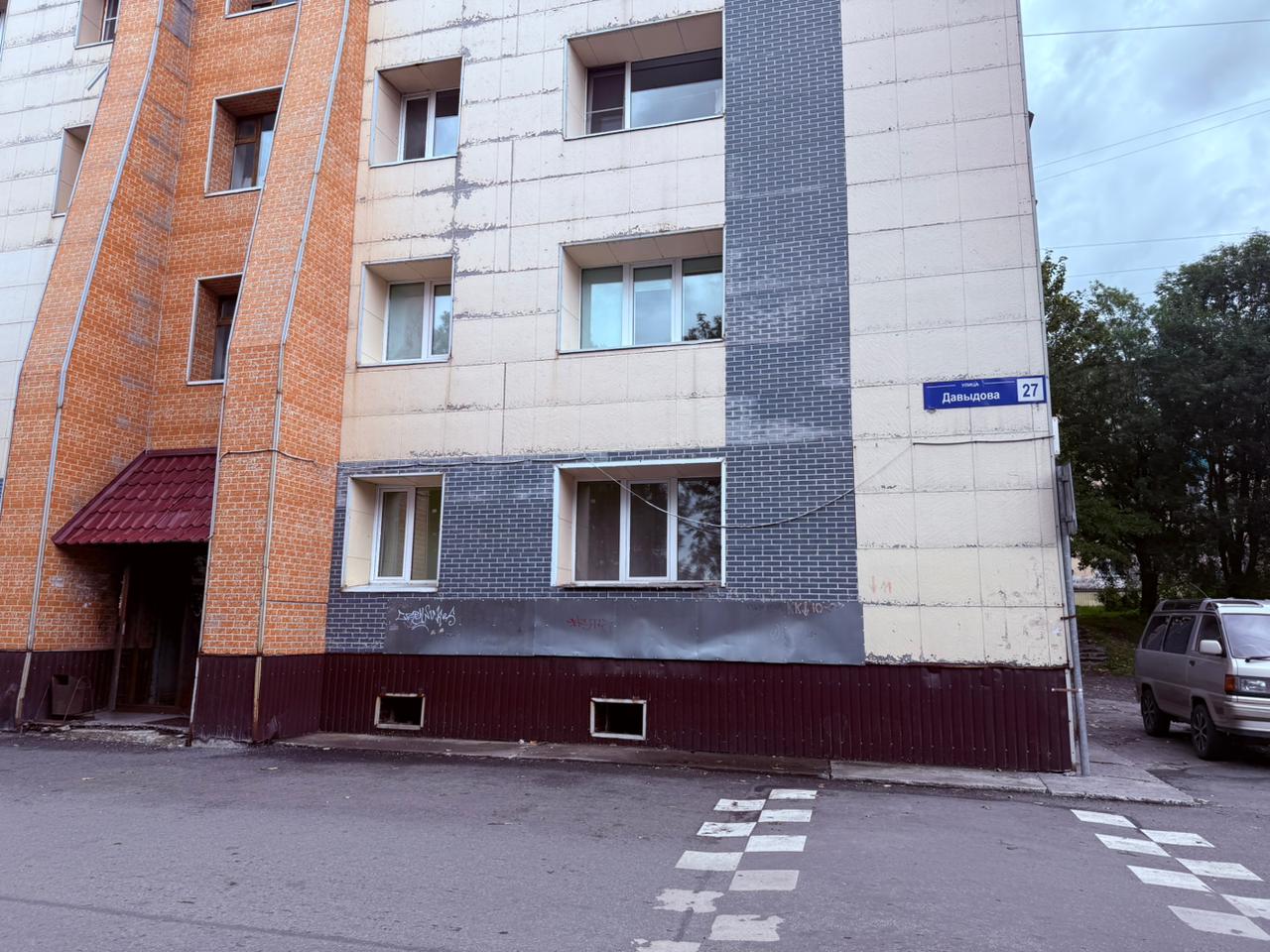 1/2 доля в праве общей долевой собственности на жилое помещение общей площадью 56,6 кв. м, кадастровый номер 41:01:0010116:10423, местоположение: Камчатский край, г. Петропавловск-Камчатский, ул. Давыдова, д. 27, кв. 33.