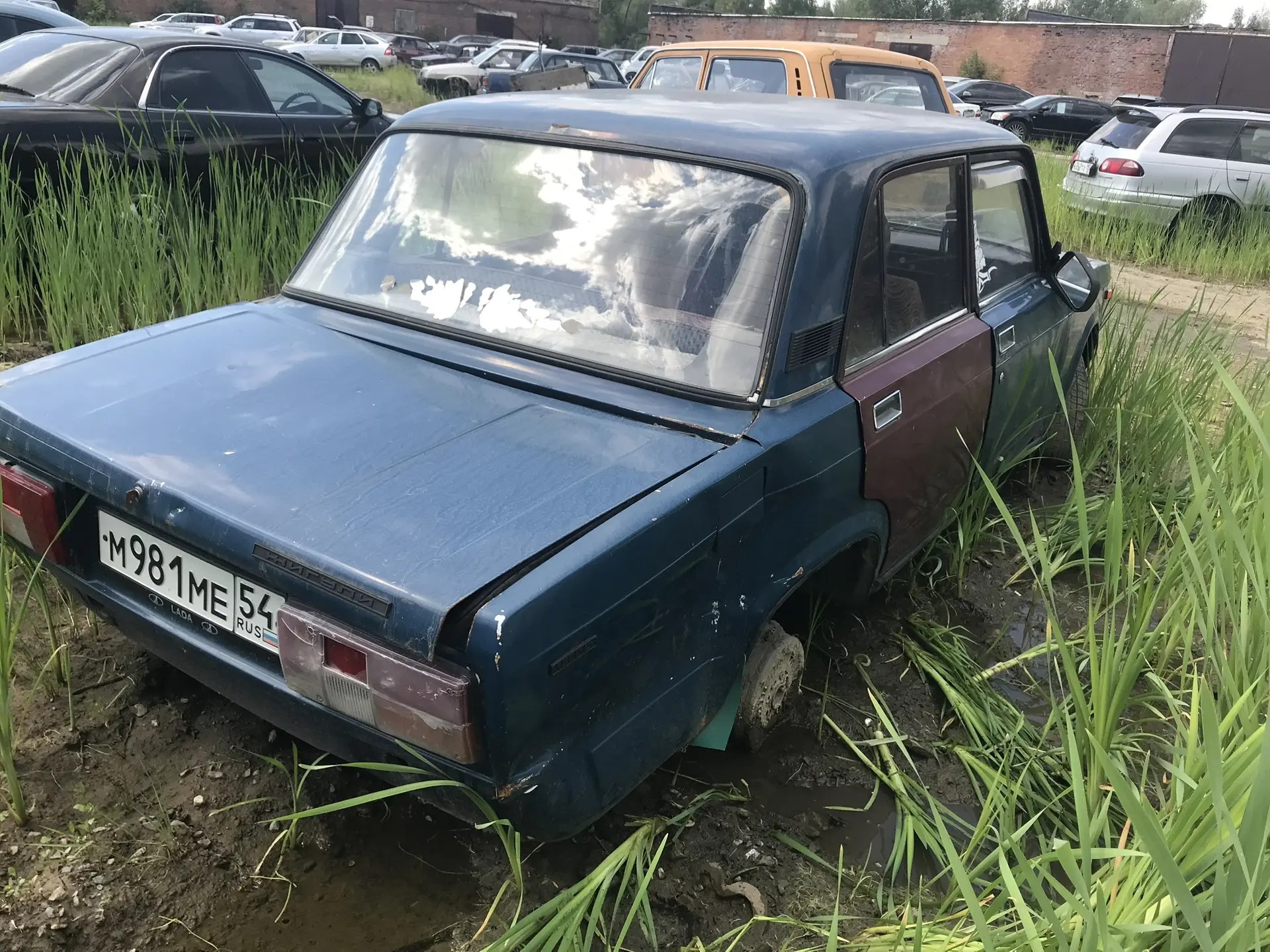 Транспортные средства: 1. Автомобиль ГАЗ 3110 2002 г.в., VIN XTH31100021113967; 2. ВАЗ-21053, VIN:XTA210530Y1878730; 3. ВАЗ 21102 2000 г.в., XTAХТА21102010274665; 4. ЛАДА 21150 ЛАДА САМАРА, XTА21150064122770; 5. ВАЗ 21074 2005 г.в VIN:XTA21074052123872; 6. ВАЗ 21060 1997 г.в, VIN: XTA210600W3926563, 7. ВАЗ 2121 1980 г.в, номер кузова 97777