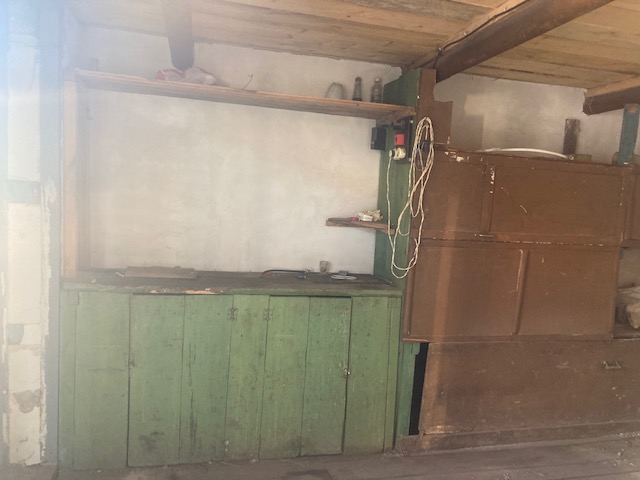 Нежилое здание (гараж), общей площадью 19 кв.м., этажность:1, адрес объекта: Самарская область, г. Похвистнево, район «Стоматология» с кадастровым номером 63:07:0105005:1049 с земельным участком, общей площадью 23,7 кв.м. с кадастровым номером 63:07:0105005:891, адрес объекта: Самарская область, г. Похвистнево, Стоматология Назначение: нежилое здание