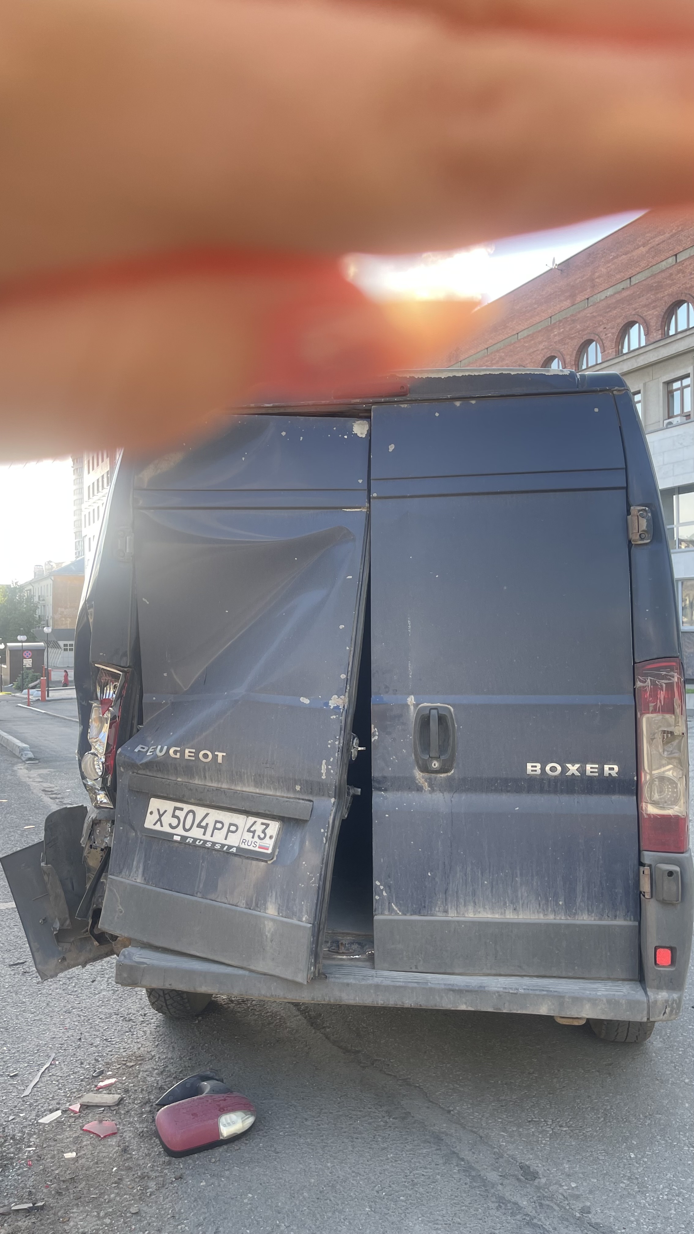 Грузовой автомобиль марки фургон PEUGEOT BOXER, 2010 г.в., г/н Х504РР43, цвет: темно-синий, VIN: VF3YCBMFC11827841