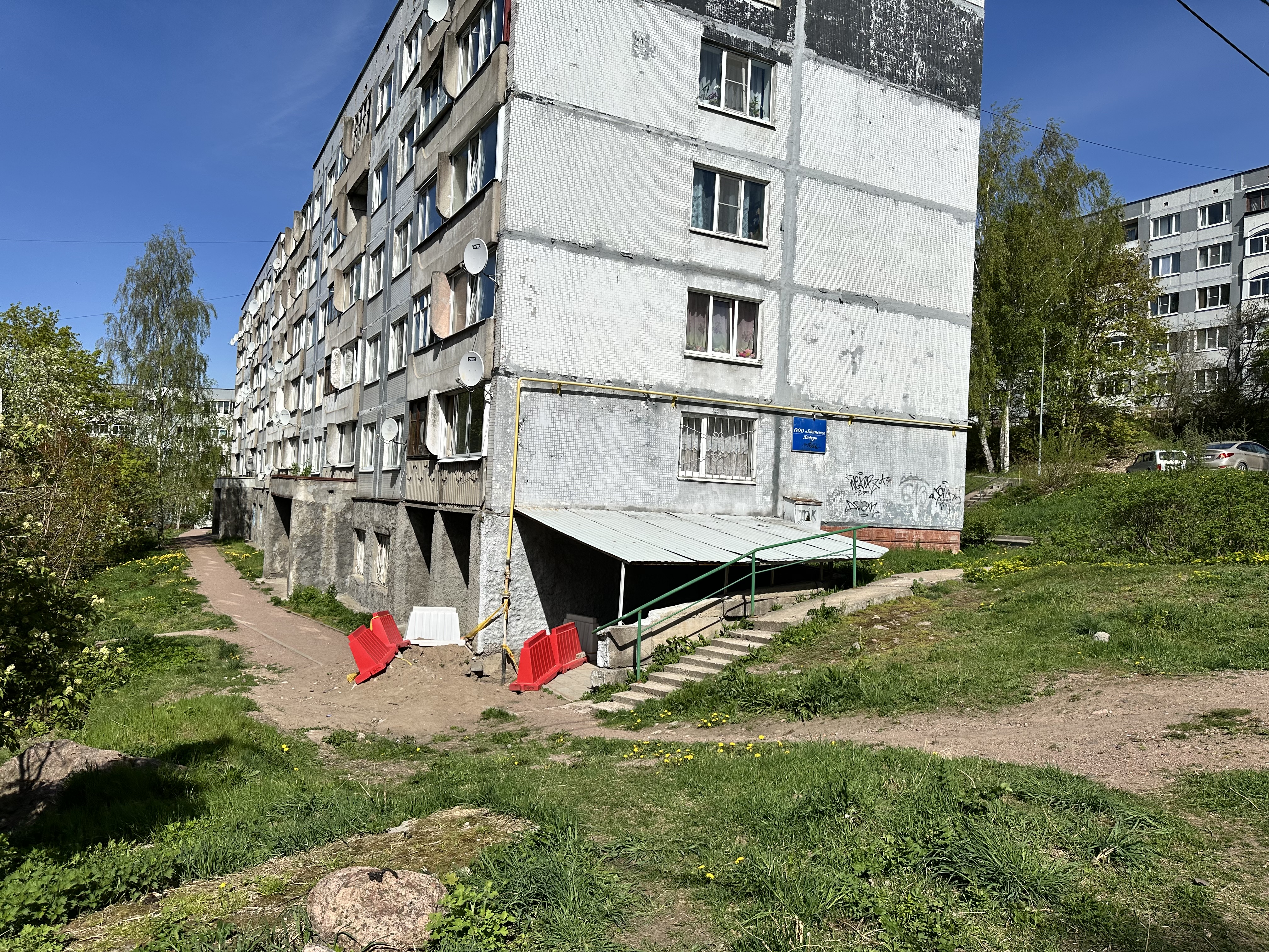 Встроенное нежилое помещения цокольного этажа, общей площадью 60,1 кв.м., с кадастровым номером 47:01:0000000:32611, расположенное по адресу: Ленинградская область, Выборгский район, г. Выборг, Приморское шоссе, д. 30.