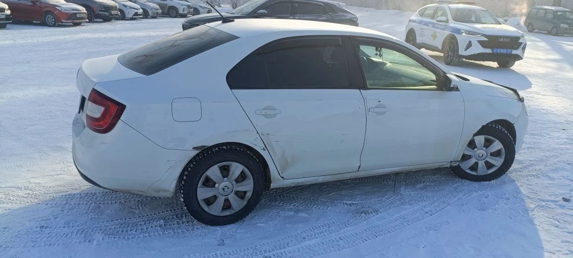 Легковой автомобиль Skoda RAPID, 2018г.в., г/н M752CM124, VIN XW8AC2NHXJK137740, номер кузова XW8AC2NHXJK137740, номер двигателя 529487, цвет белый. Начальная цена продажи 684 250 руб. Задаток 102700 руб.