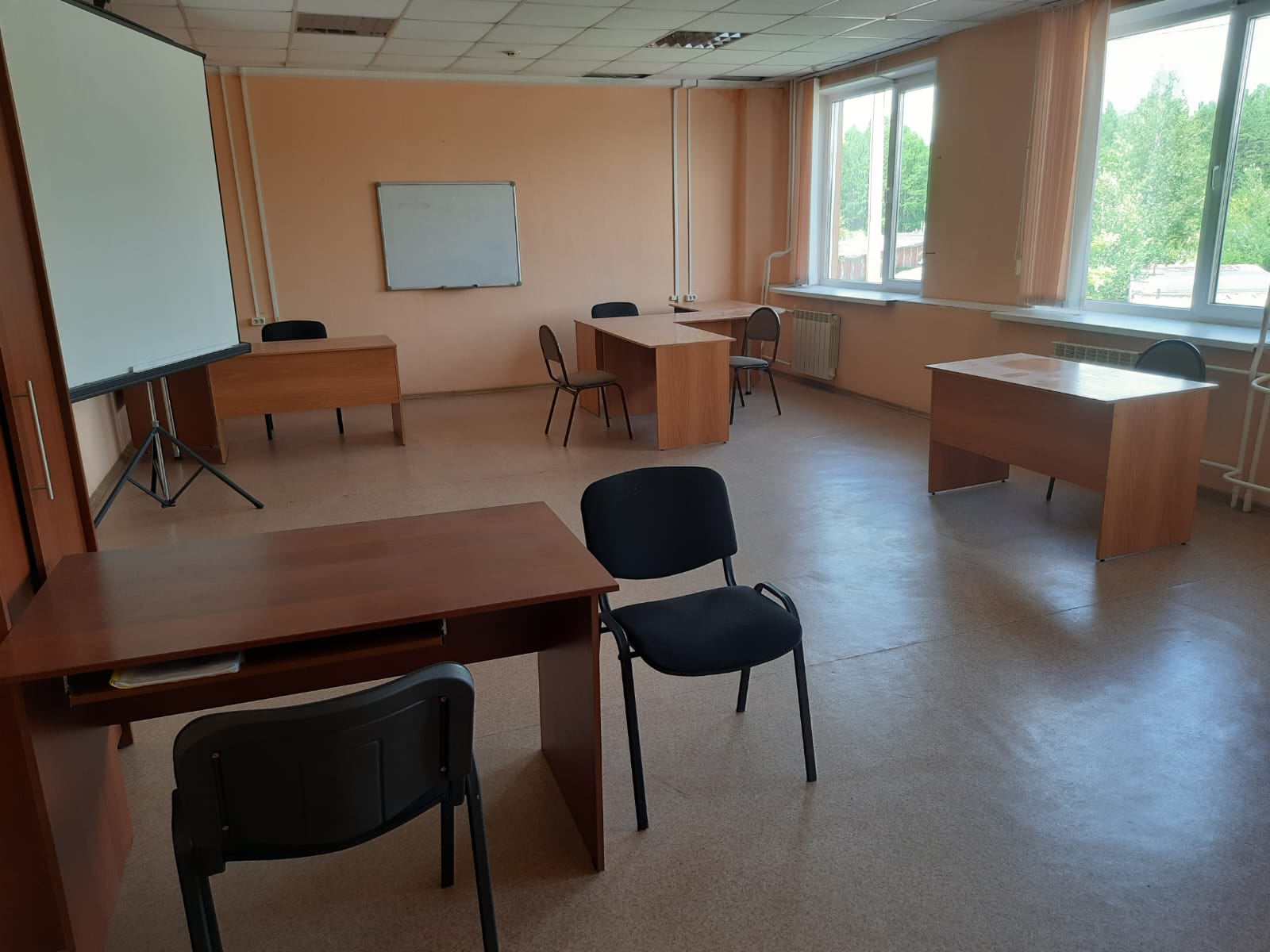 Нежилое помещение № 17 на поэтажном плане 2 этажа общей площадью 52,8 кв. м.