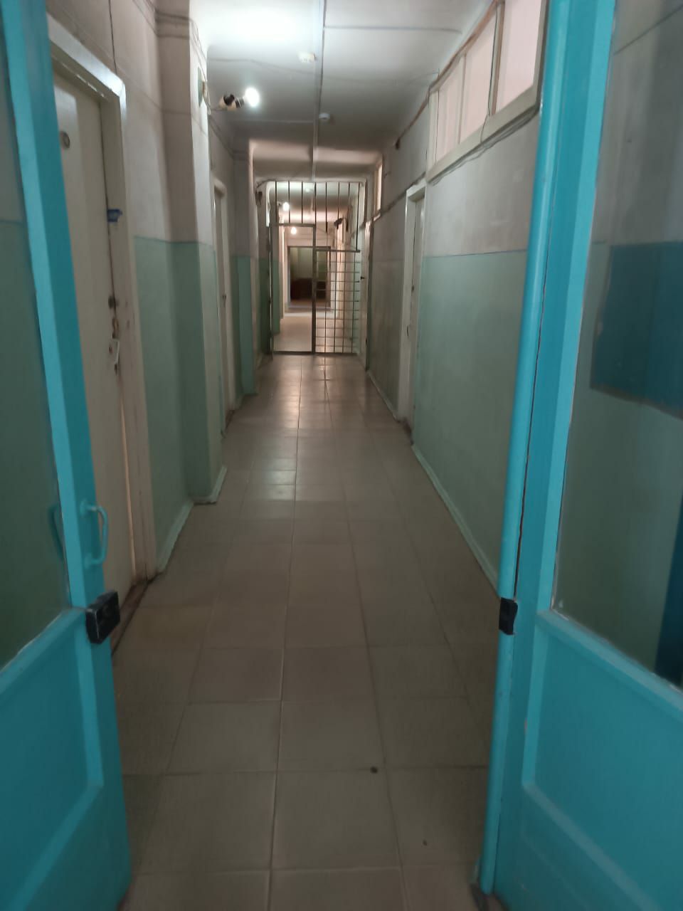 Объект аренды, площадь 120,90 кв. м, номера на поэтажном плане:  этаж 2, ком. 7, 8, 11, 23 - 26, адрес (местонахождение) объекта:  Россия, Ростовская обл., Аксайский район, г. Аксай, пр. Ленина, дом № 30. Вход в объект аренды из общей входной группы
