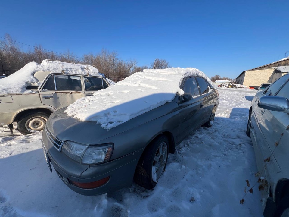 Автомобиль марки Toyota Corona , г/н Т746ВЕ79 ,по карточке ТС № двигателя 0914753 , № кузова ST1904045342 , цвет серый