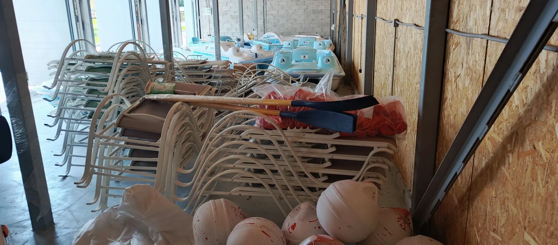 Право на заключение договора аренды части муниципального движимого имущества, а именно: эллинг площадью 126,13 кв. м в составе муниципального объекта движимого имущества - павильона типа 11 «Эллинг Проката», расположенного на территории набережной реки Северский Донец Центрального пляжа г. Белгорода, общей площадью 168,04 кв. м.  (далее объект движимого имущества).