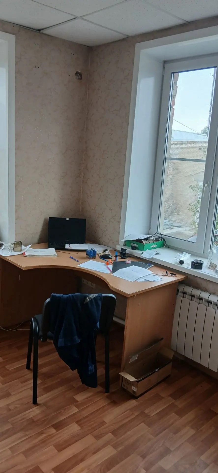 Нежилые помещения в нежилом здании гаража с КН 66:11:0108004:549, общей площадью 202 кв.м., расположенные по адресу: Свердловская область, Ирбитский район, пгт.Пионерский, ул. Ожиганова, д.9
