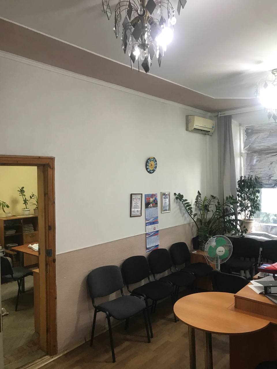 встроенное нежилое помещение № 424 на четвертом этаже в здании, кадастровый номер – 93:22:0010102:196, общей площадью 19,8 кв.м, расположенное по адресу: Российская Федерация, Донецкая Народная Республика, городской округ Дебальцево, город Дебальцево, улица Ленина, дом 12