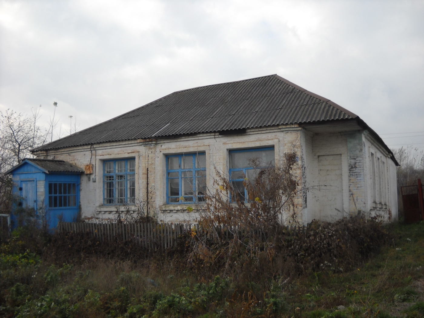 Право заключения договора купли-продажи имущества: часть здания, назначение: нежилое, площадь 77 кв. м, номер, тип этажа, на котором расположено помещение: этаж № 1, кадастровый номер: 36:28:5800016:119, виды разрешенного использования: данные отсутствуют.