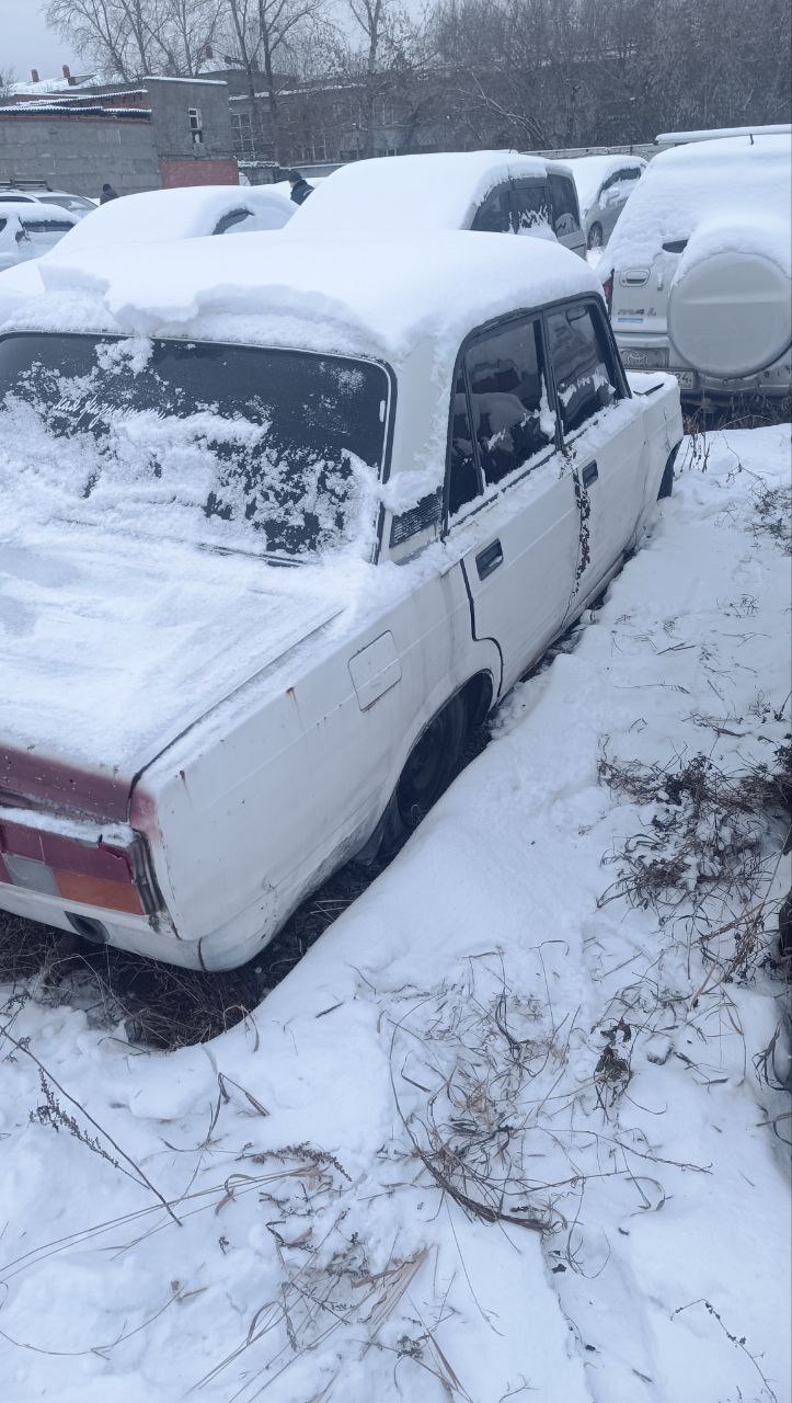 Автомобиль ВАЗ 21053, г/н М192УН24,1997 г.в., VIN XTA210530V1684137, двигатель № 4705700, цвет белый. Рабочее состояние и комплектность автомобиля не проверялось. Находится в г. Красноярск, данное имущество обращено в доход государства (Документы, ключи отсутствуют) (2547/25)