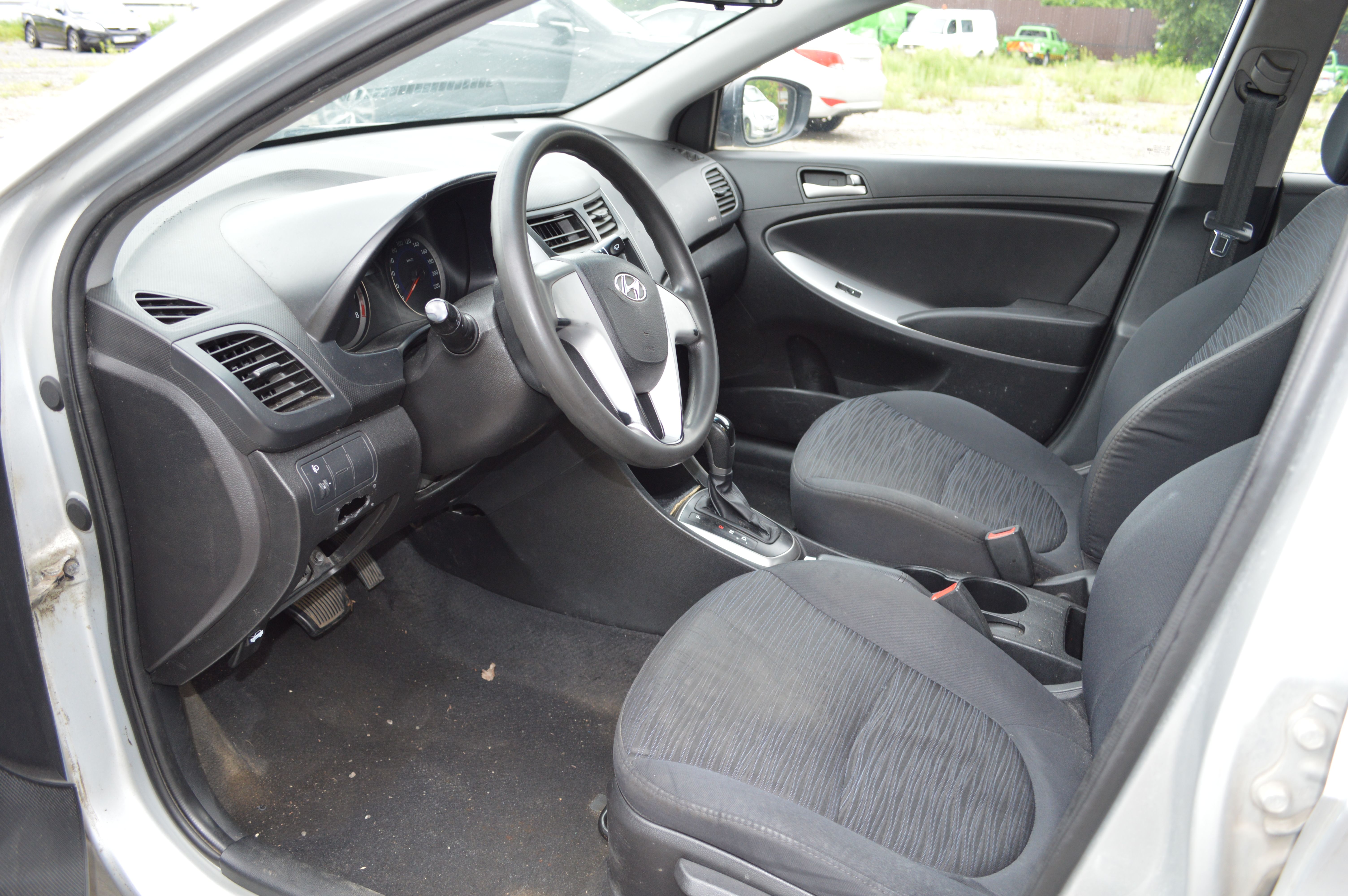 Продажа транспортного средства Легковые автомобили HYUNDAI SOLARIS VIN Z94CT41DBFR470992
