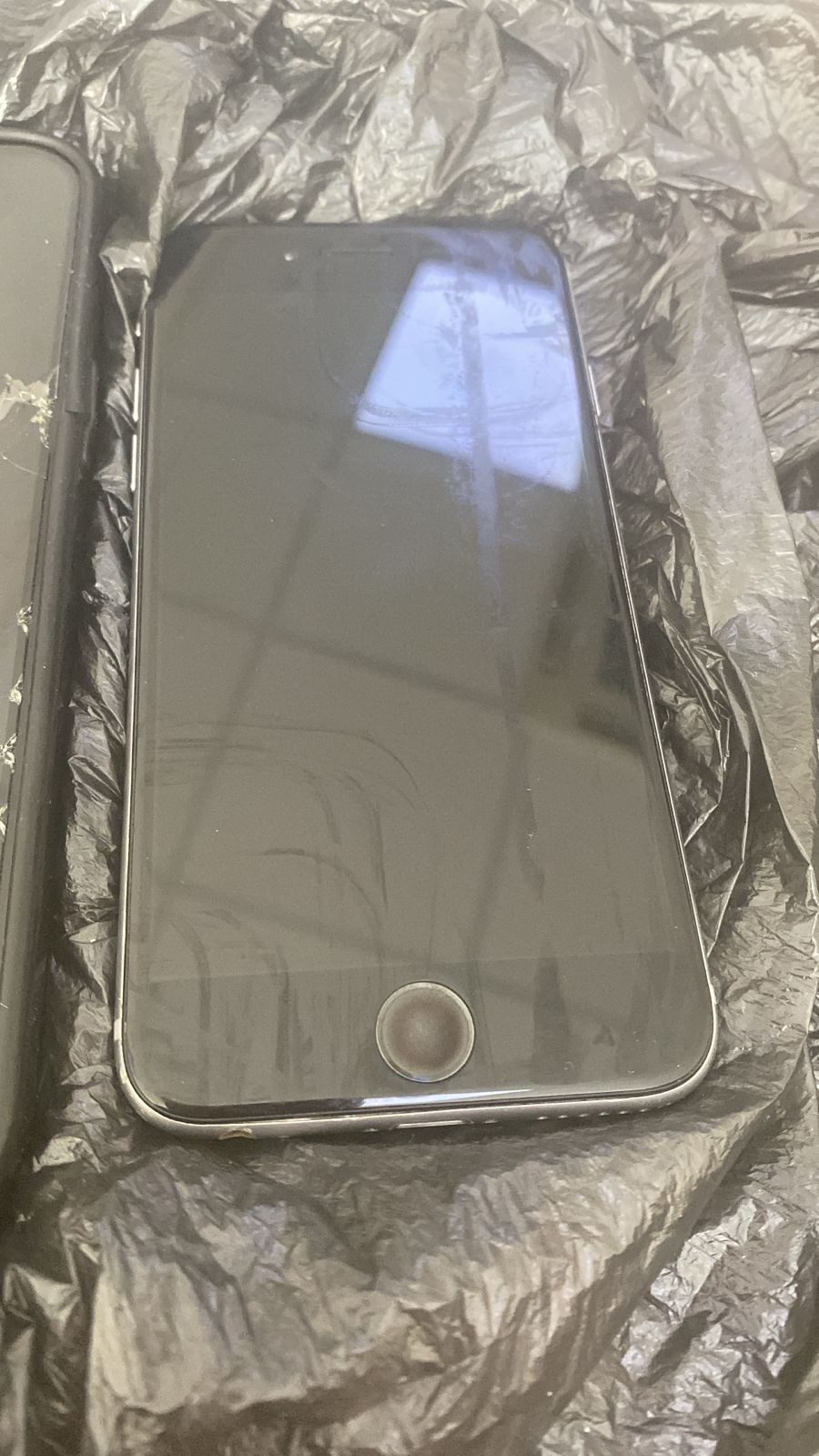 Мобильный телефон Iphone 12 Pro Max в корпусе серого цвета (F2LFF0L80D4D IMEI 36724110422859) – 1 шт. Мобильный телефон Iphone 12 Pro Max в корпусе синего цвета (G0NFG4YY0D52) IMEI – 35682055107343 – 1шт.