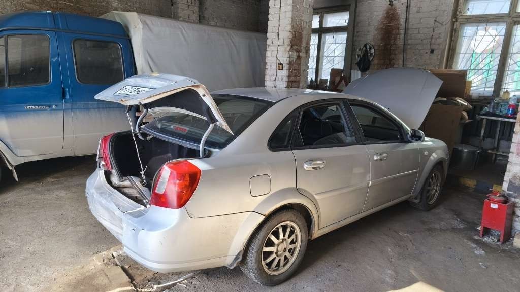 Легковой (седан) автомобиль CHEVROLET LACETTI
