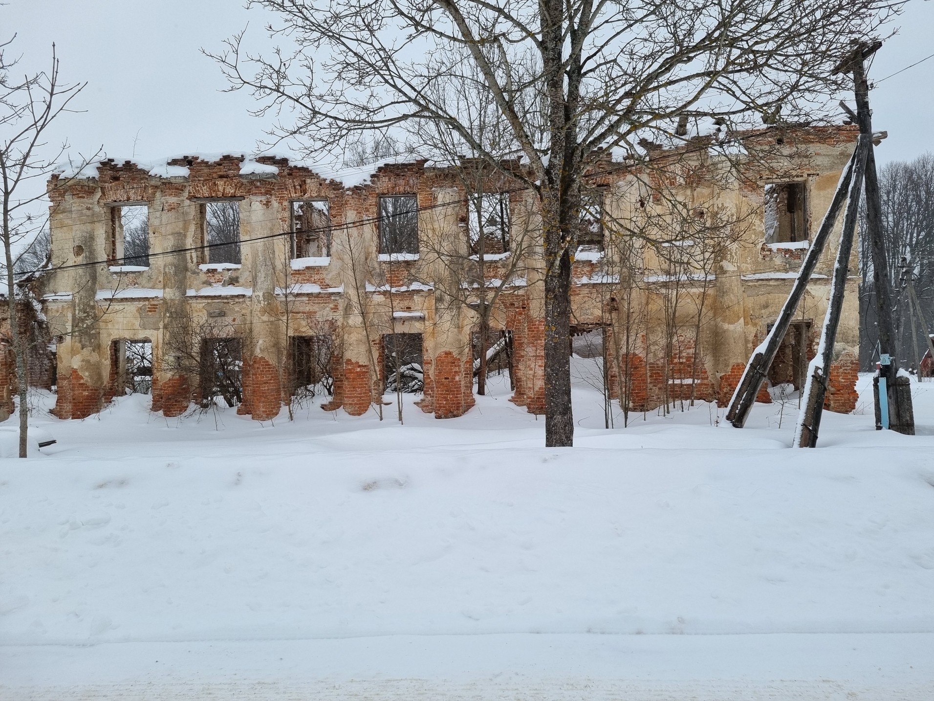 Электронный конкурс по продаже здания Усадьбы графа Граббе «Васильевское» флигель площадью 145,2 кв. м с кадастровым номером 67:20:0680101:317 по адресу: Смоленская область,Темкинский район, с/п Васильевское, д. Васильевское, ул. Орлова-Денисова, д. 2