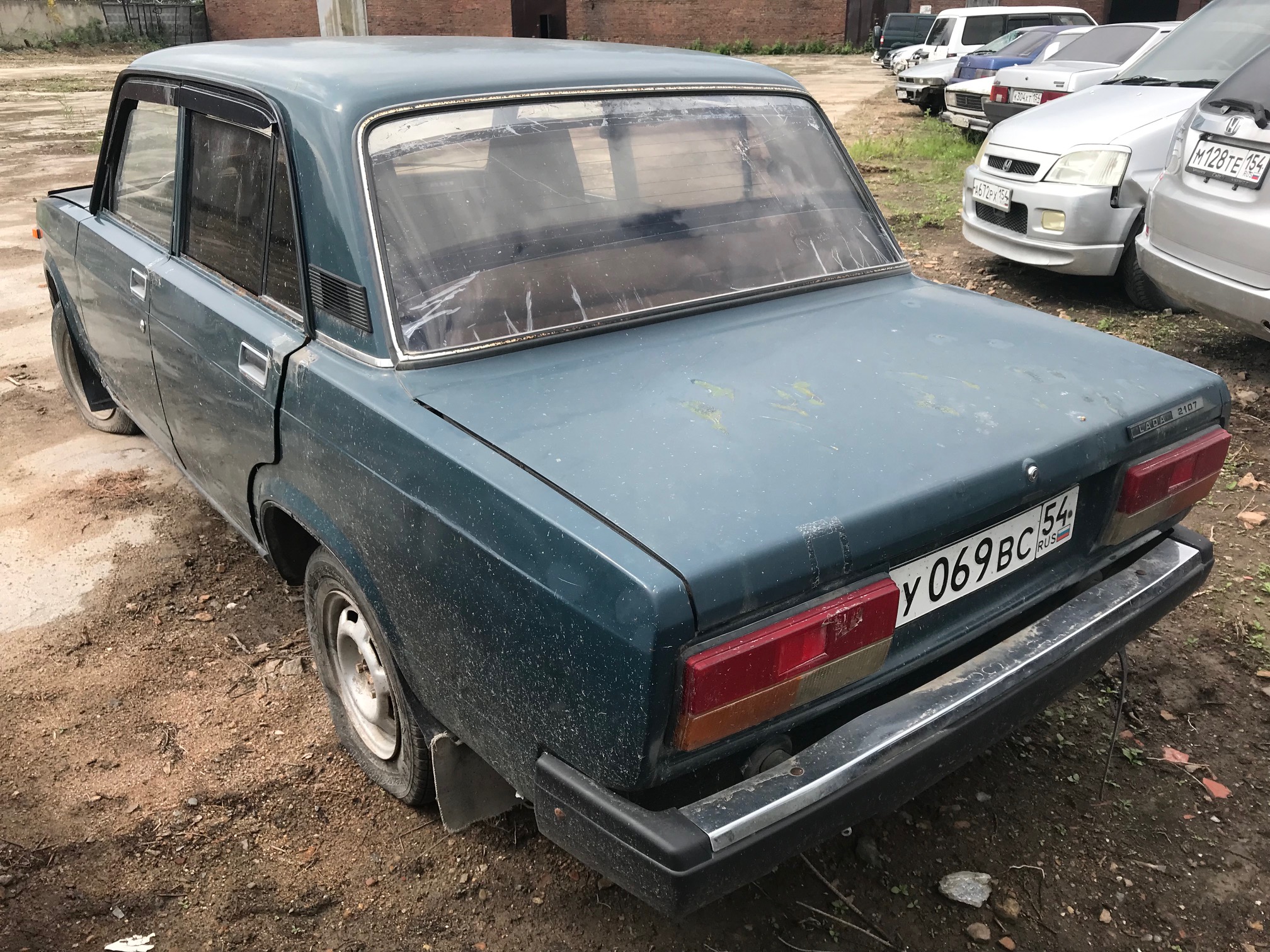 Автомобили: Ниссан Теана 2.3. Премиум, (NISSAN TEANA 2.3 PREMIUM) г.в. 2007, VIN JN1BAUJ31U0304166, г/н Р740СТ154 (документы, ключи в наличии), ВАЗ 21110 г/н А589ВТ154, 2000 г.в., № кузова XTA211100Y0031669 (документы, ключи в наличии), ВАЗ 21063, 1989 г.в., без г/н, VIN XTA210630K2166323 (документы, ключи отсутствуют), ВАЗ 21074, г/н У069ВС54, 2005 г.в., VIN: XTA21074062272498 (ПТС и ключи в наличии), ВАЗ 21074, 2006 г.в. без г/н VIN: XTA21074062330235 (ПТС и ключи в наличии)