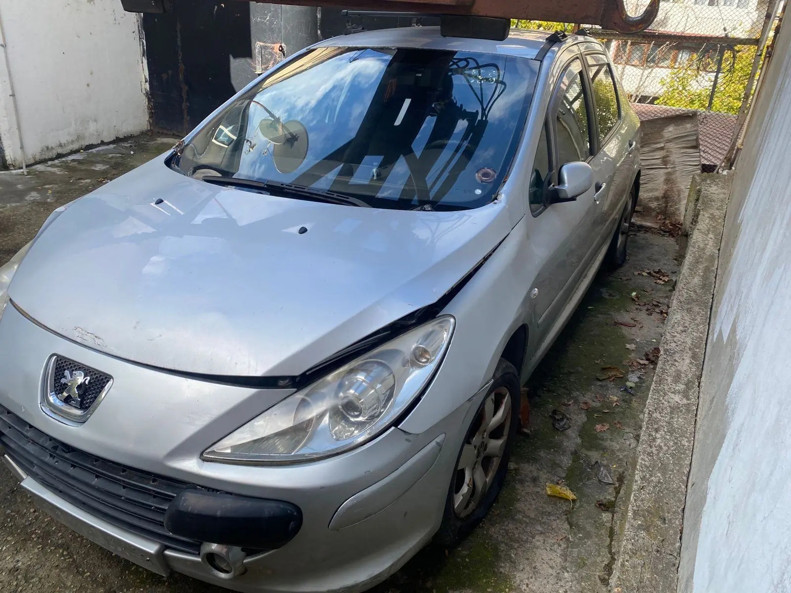 Д-к Постников И.И. А/м Peugeot 307, г/в 2005, г/н М083ОС93, VIN VF33CNFUF84390285. Обременение:залог,арест, н/ц 260 000,00 руб., з-к 52 000,00 руб., ш/а 2 600,00 руб.