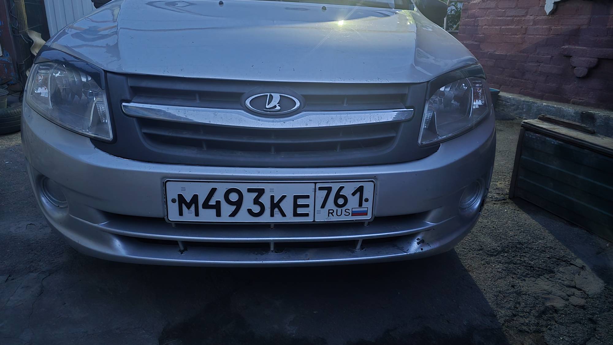 Легковой автомобиль LADA GRANTA 219020, 2012 г.в., г/н М493КЕ761, VIN XTA219020D0096214, серебристого цвета, в рабочем состоянии, был произведен ремонт коробки, имеются незначительные потертости по кузову, на заднем бампере есть тещина, на заднем левом крыле имеется трещина, на переднем бампере есть сколы ЛКП, на задней левой двери сломана ручка, должник Скиба Н.Н., (Поручение ТУ Росимущества в РО от 13.08.2026 № 61-1280-У). Адрес (местоположение): Ростовская область, г.Гуково, ул.Шолохова, д.31