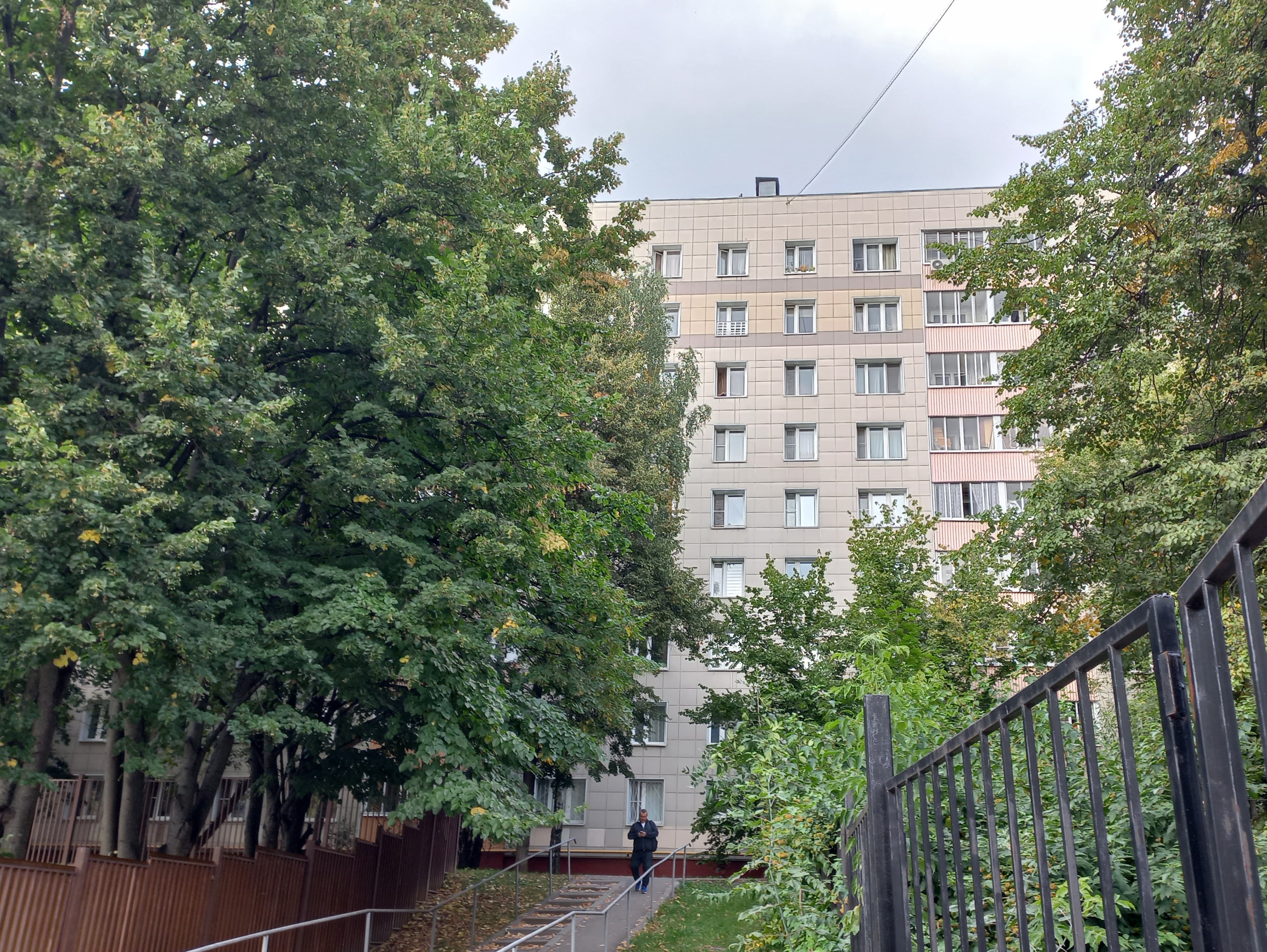 Продажа имущества, находящегося в собственности города Москвы: жилое помещение по адресу г. Москва, ул. Дорожная, д. 24, к. 2, кв. 137 общей площадью 44 кв. м, кадастровый номер 77:05:0008002:1963