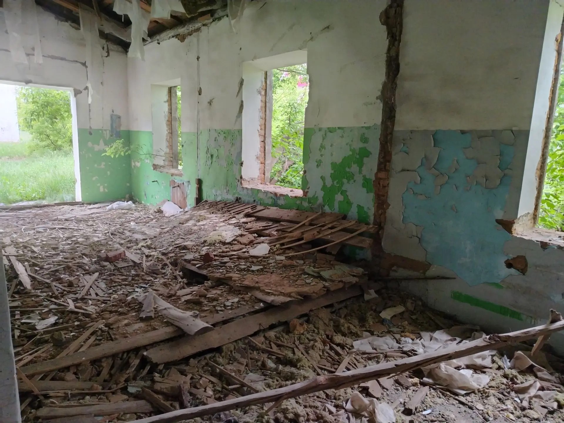 Нежилое здание,  находящееся в казне городского округа город Кумертау Республики Башкортостан, расположенное по адресу: Республика Башкортостан,  город Кумертау, с. Маячный, ул. Гафури, д. 28,  с кадастровым номером 02:60:020107:230
