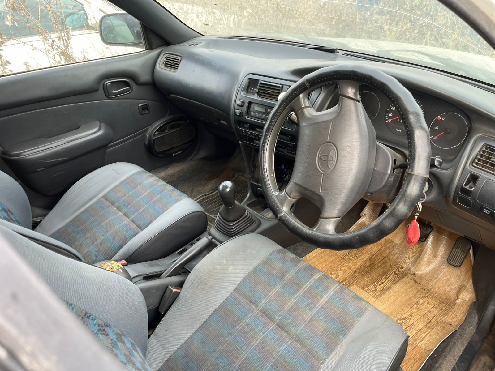 Автомобиль Тойота Королла, г/н Е563КО159, 2001 г.в., № двигателя J196329, №кузова AE1090024404, цвет белый