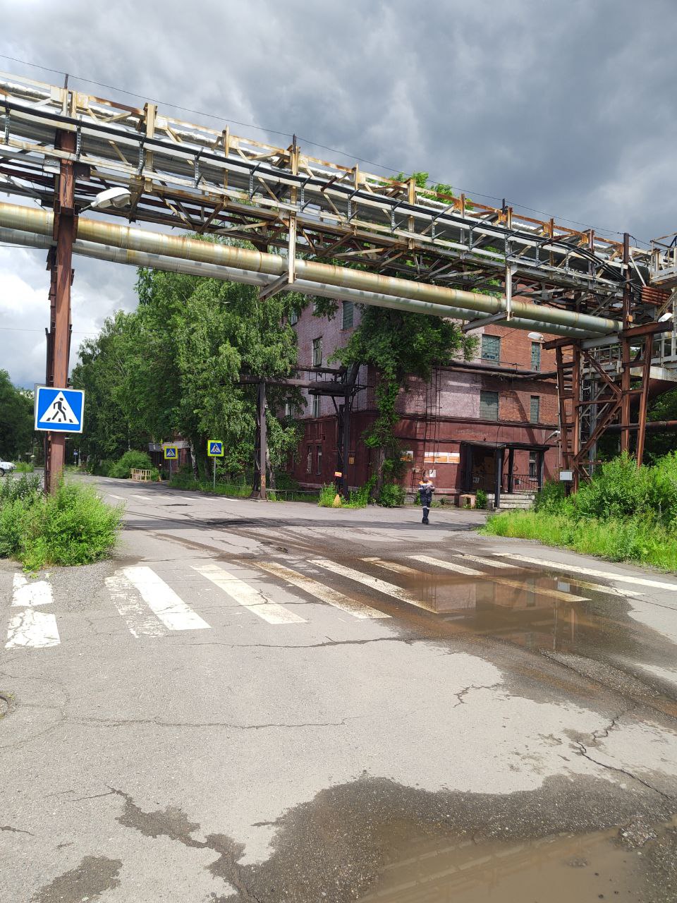 Нежилое помещение общей площадью 205,4 кв.м, с кадастровым номером 42:30:0303090:2973, расположенное по адресу: Кемеровская область-Кузбасс, Новокузнецкий городской округ, город Новокузнецк, Центральный район, проезд Производственный, дом 27Б, помещение б/н.