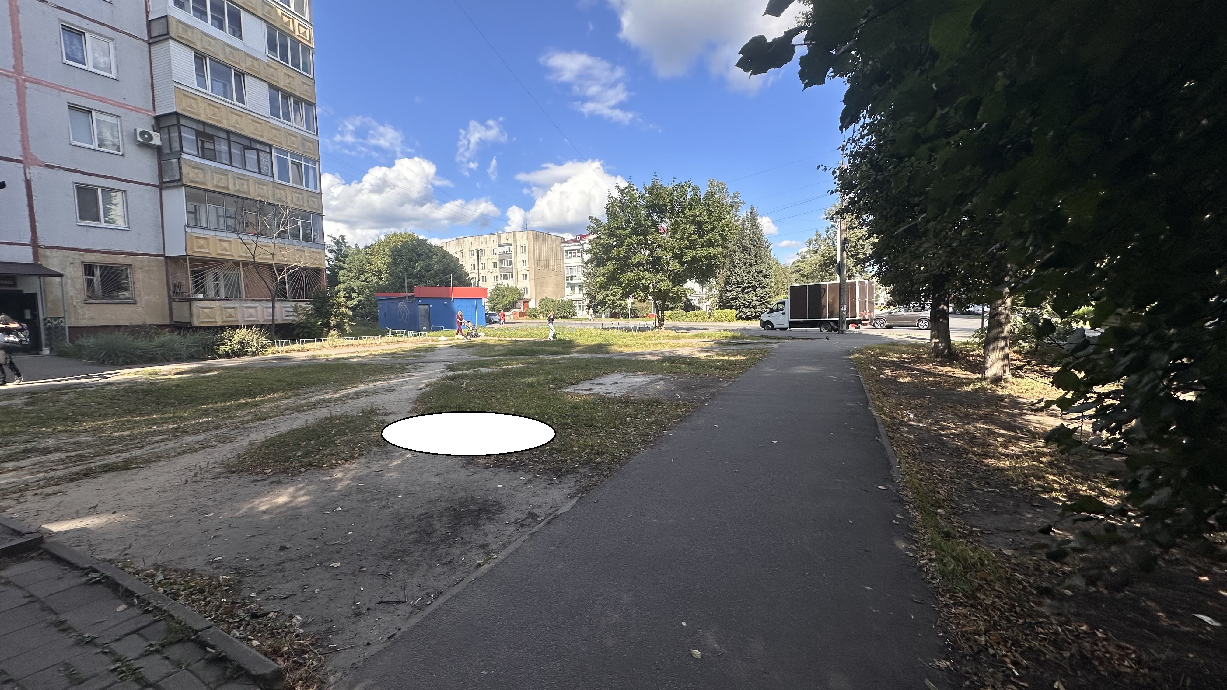 Право заключения договора на размещение нестационарного торгового объекта на территории города Брянска по Бежицкому району, место в Схеме № 98, торговый автомат (вендинговый автомат) по адресному ориентиру: ул. Комсомольская, о/д 16, специализация - автоматизированная продажа молока