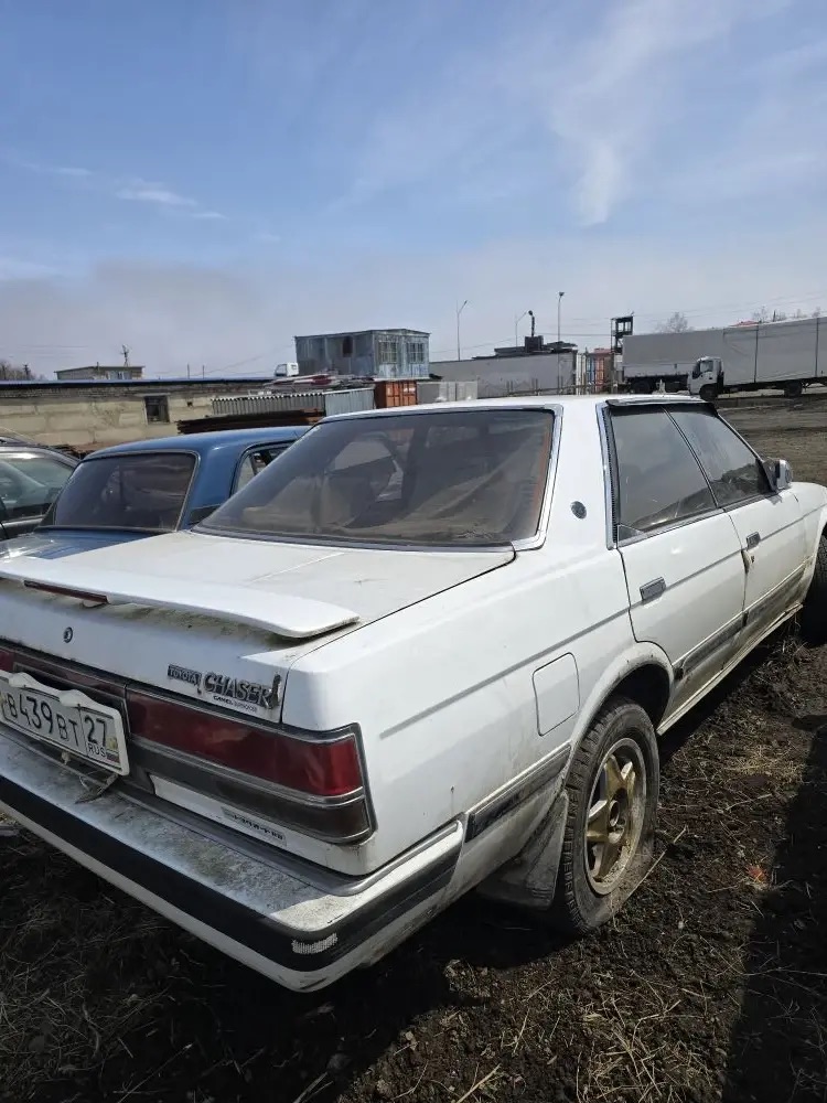 Автомобиль марки Toyota Chaser, г/н В439ВТ27 , 1986г.в., ТС № кузова LX706008570 , цвет белый