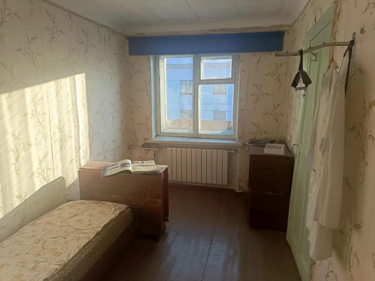 Жилое помещение – квартира, находящаяся в многоквартирном жилом доме, расположенном по адресу: Магаданская область, Ягоднинский район, поселок Дебин, ул. Советская, дом 10Б, квартира 16, общей площадью 41,8 кв.м.
