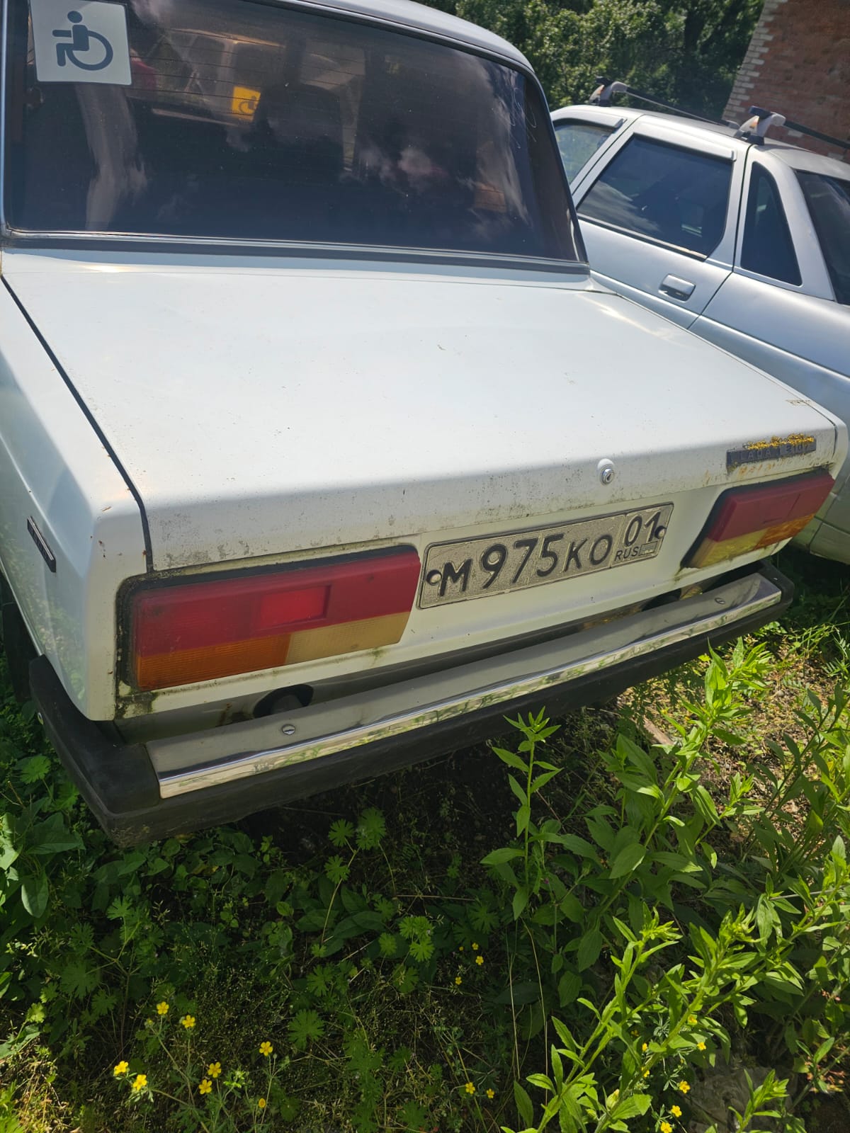 Автомобиль ВАЗ 21070, г/н М975КО01. Документы отсутствуют.