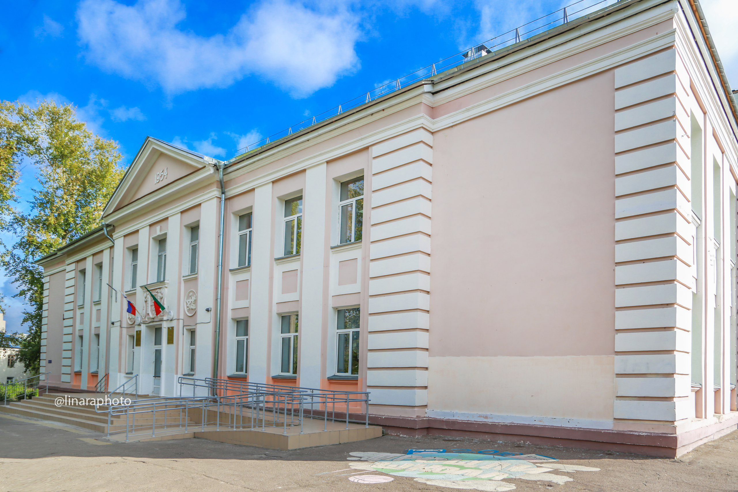 Размер ежегодной арендной платы за пользование нежилым помещением общей площадью 49,4 кв.м.
