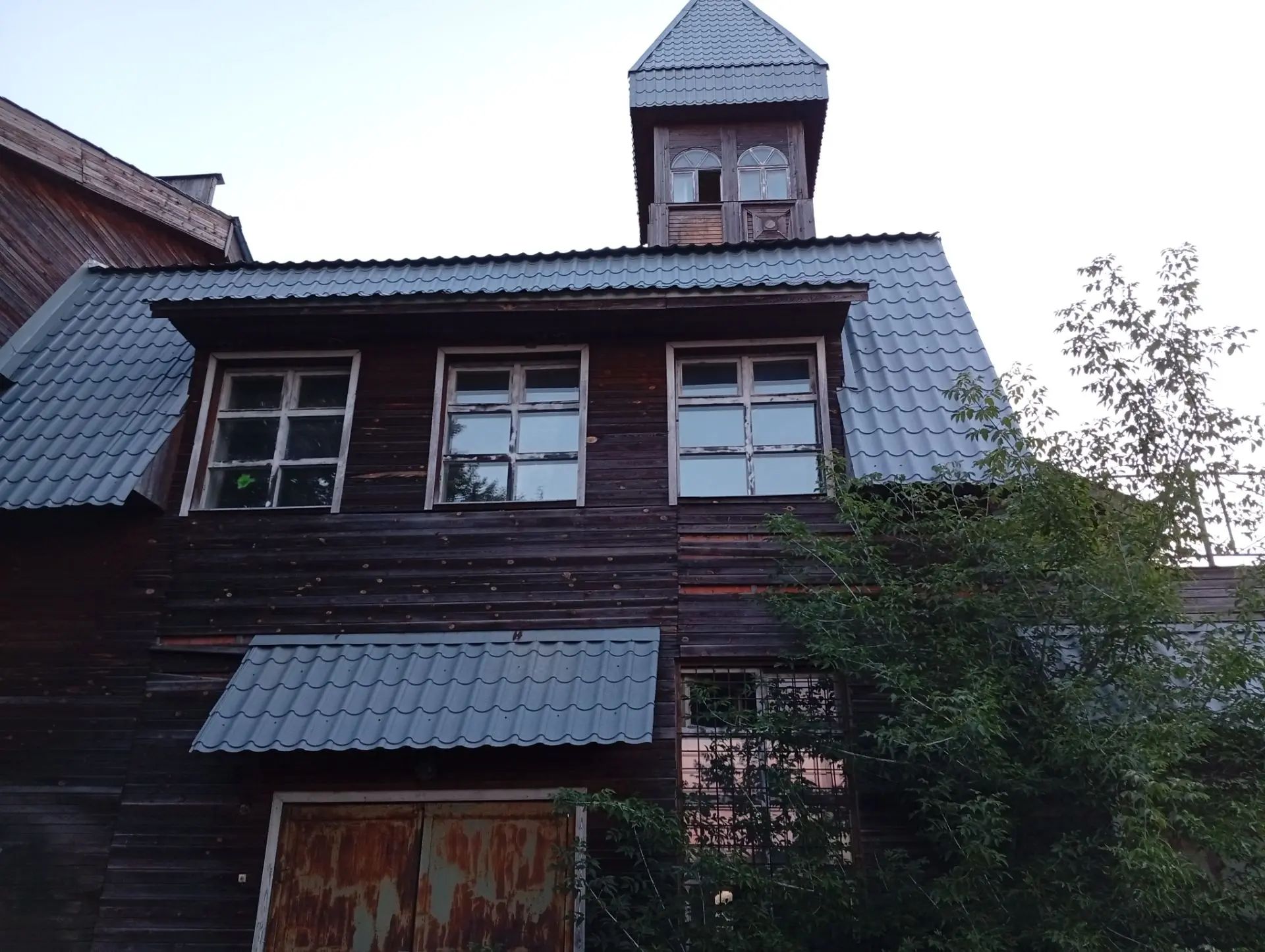 Продажа находящегося в федеральной собственности объекта недвижимого имущества площадью 732,3 кв. метра (кадастровый номер 50:35:0010501:1118), адрес: Российская Федерация, Московская область, м.о. Луховицы, пгт. Белоомут, ул. Большая Площадь, д. 46а, одновременно с находящимся в федеральной собственности земельным участком площадью 1 868 кв. метров (кадастровый номер 50:35:0010512:878),на котором расположен такой объект недвижимого имущества